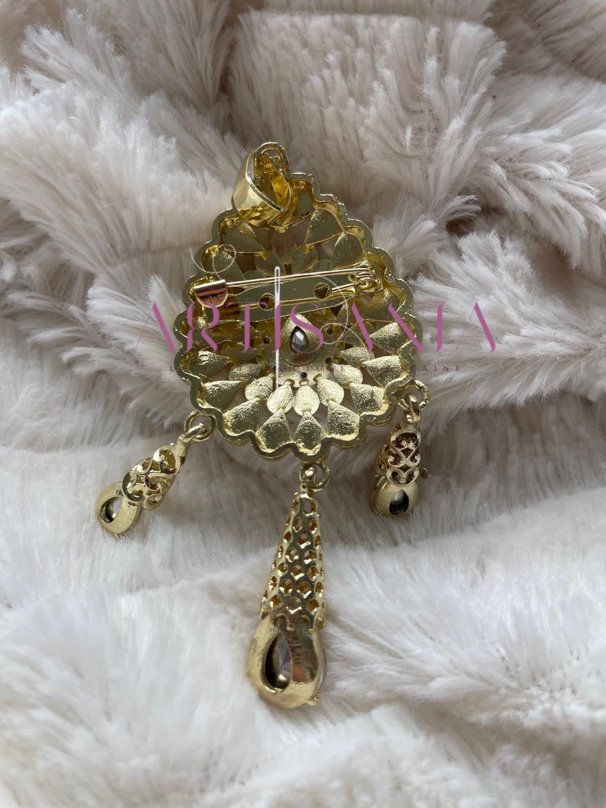 Nos broches pour accompagner vos tenues ✨