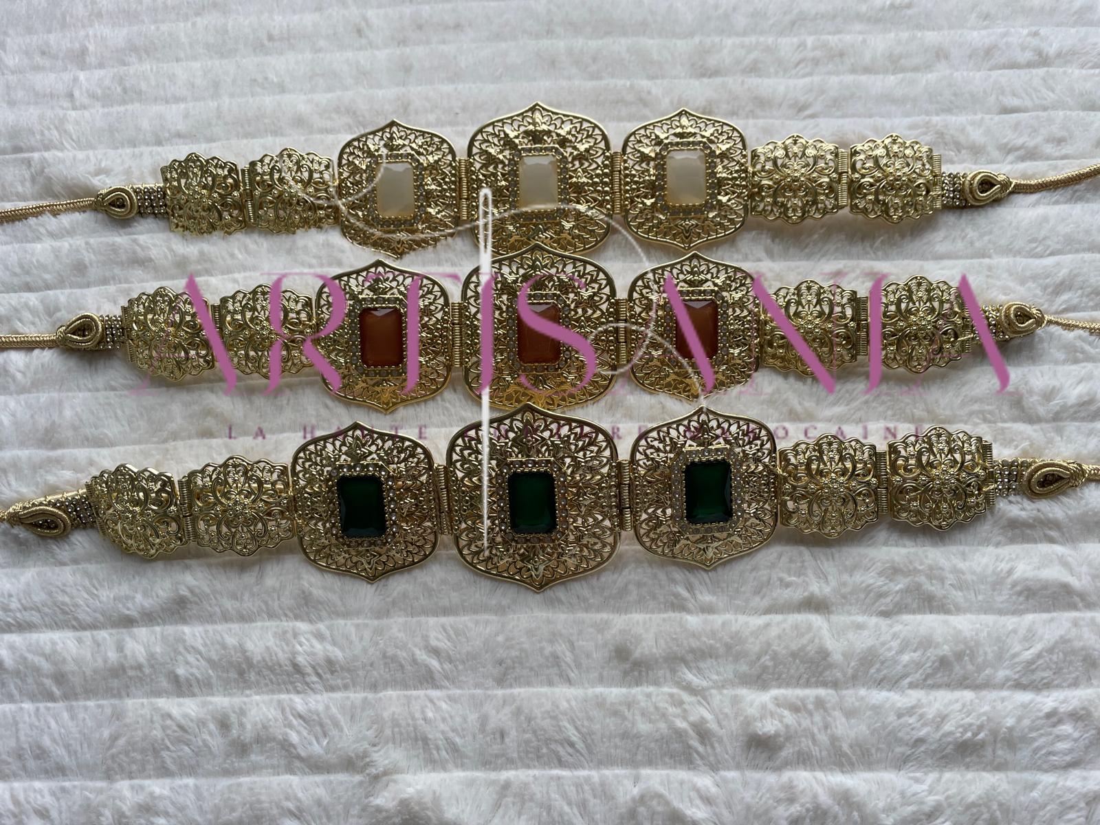 Ceinture métallique dorée ajustable - avec une subtile touche de couleur ✨🩵