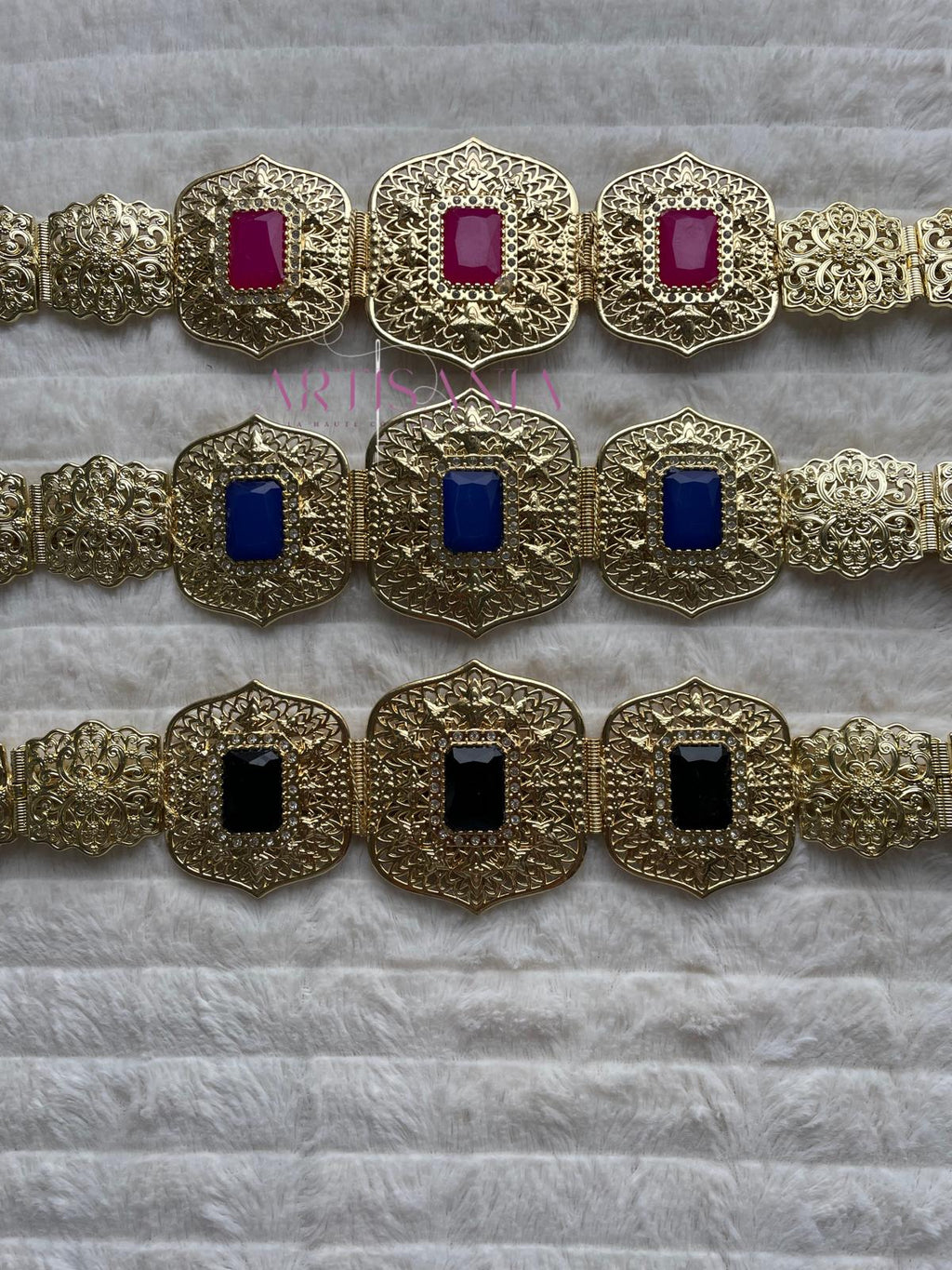 Ceinture métallique dorée ajustable - avec une subtile touche de couleur ✨🩵