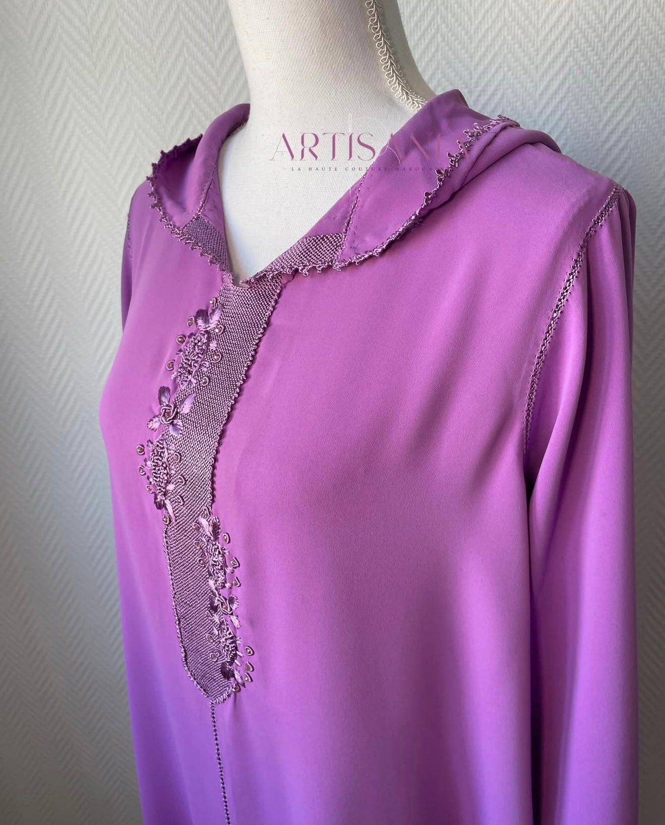 Jellaba marocaine une pièce faite main travail randa - modèle Amna 🌸