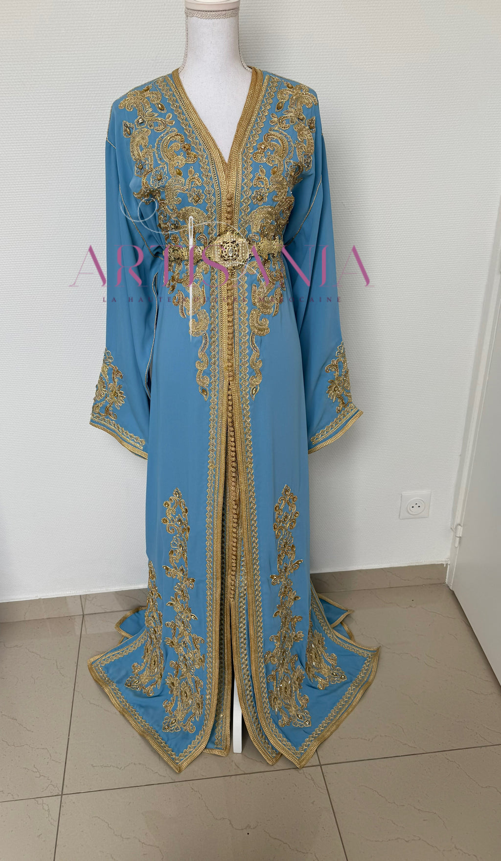 Takchita marocaine bleu et doré - modèle Marjana 👑💙