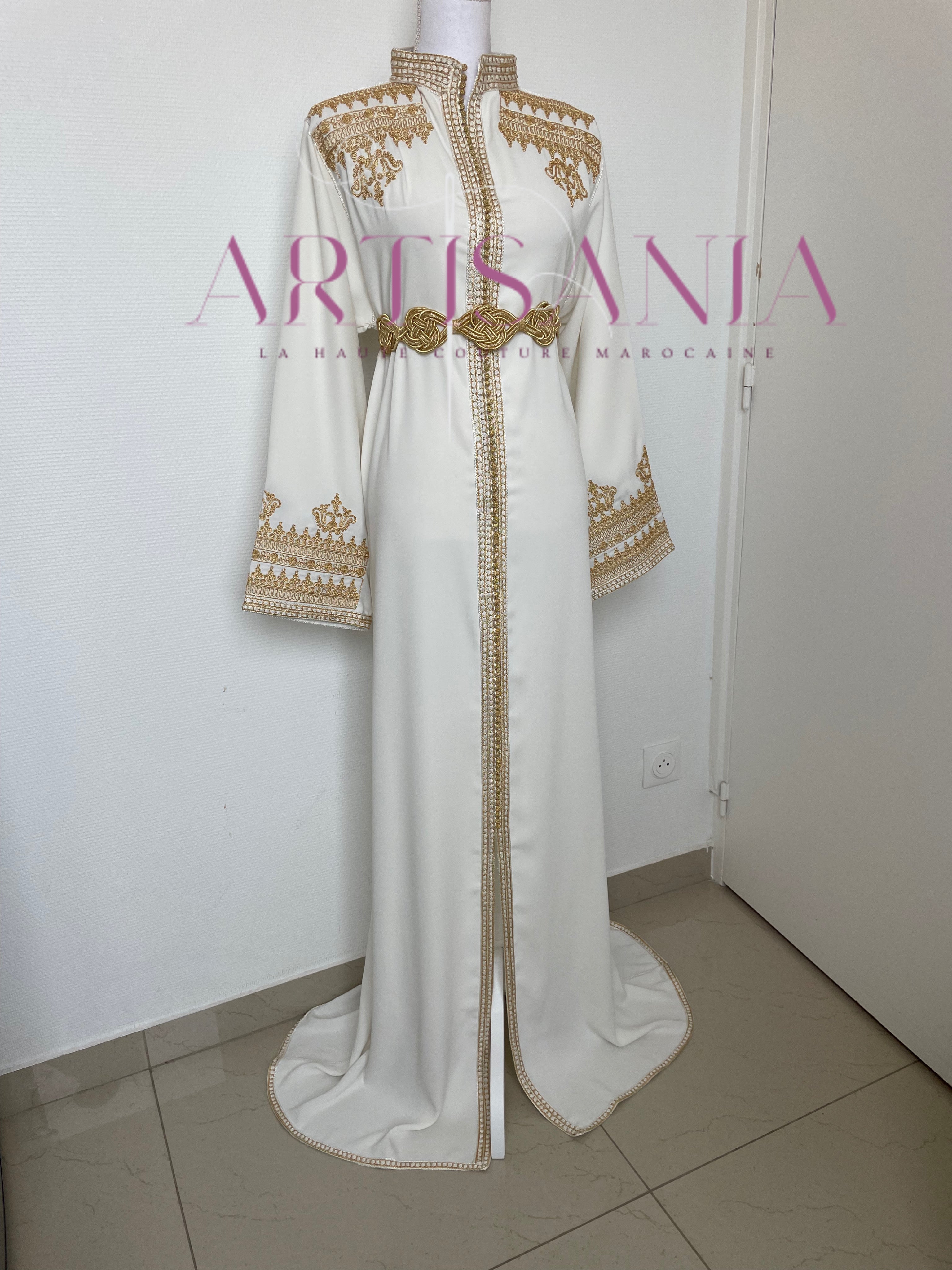 Caftan marocain col officier avec une touche doré - modèle Selma ✨