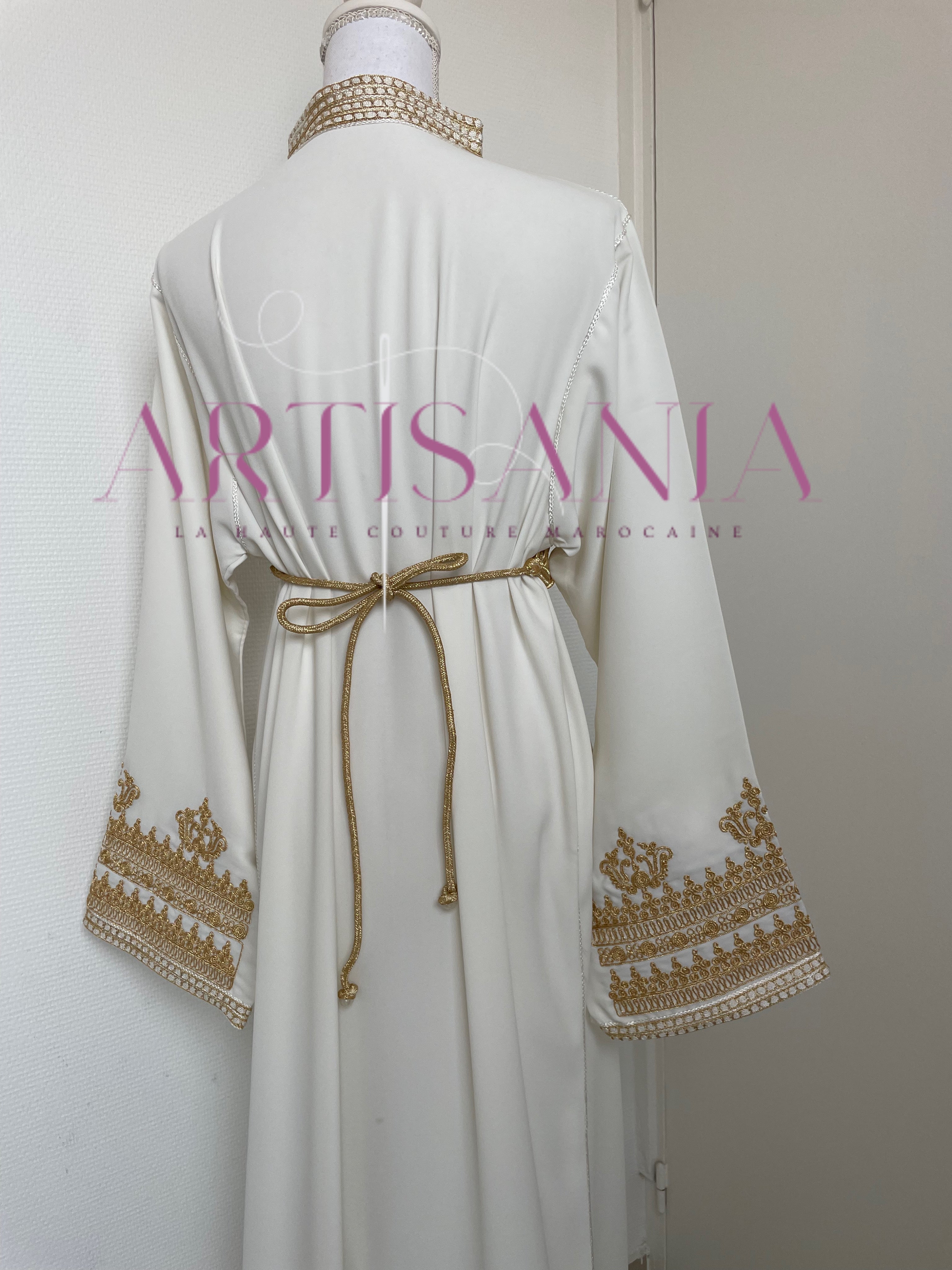 Caftan marocain col officier avec une touche doré - modèle Selma ✨