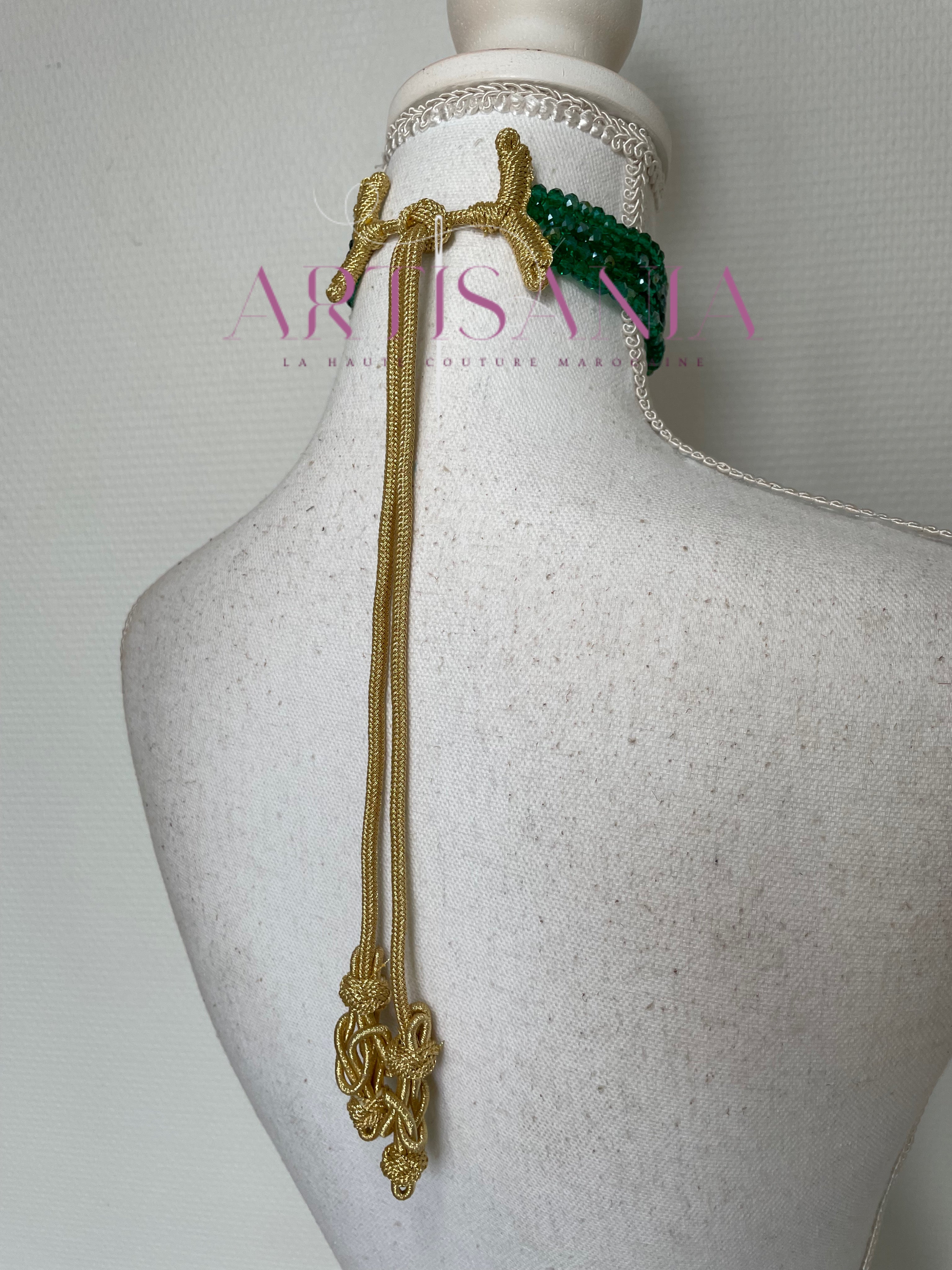 Collier ras de cou – la touche qui manquait à votre tenue ! 😍✨
