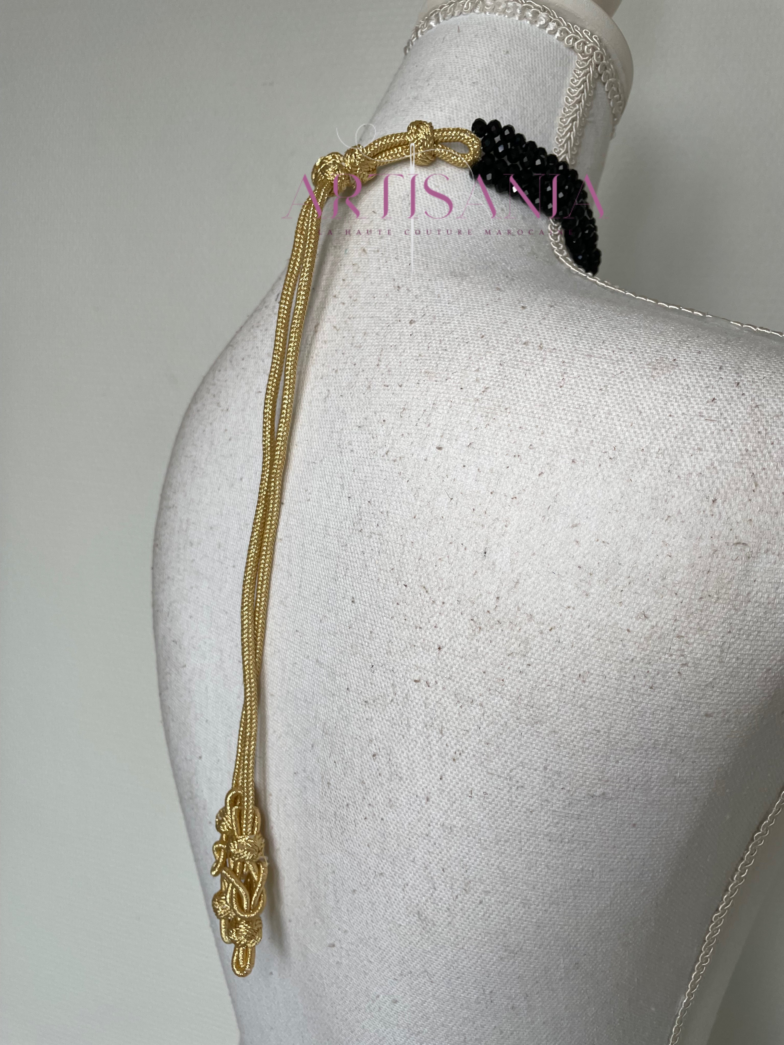 Collier ras de cou – la touche qui manquait à votre tenue ! 😍✨