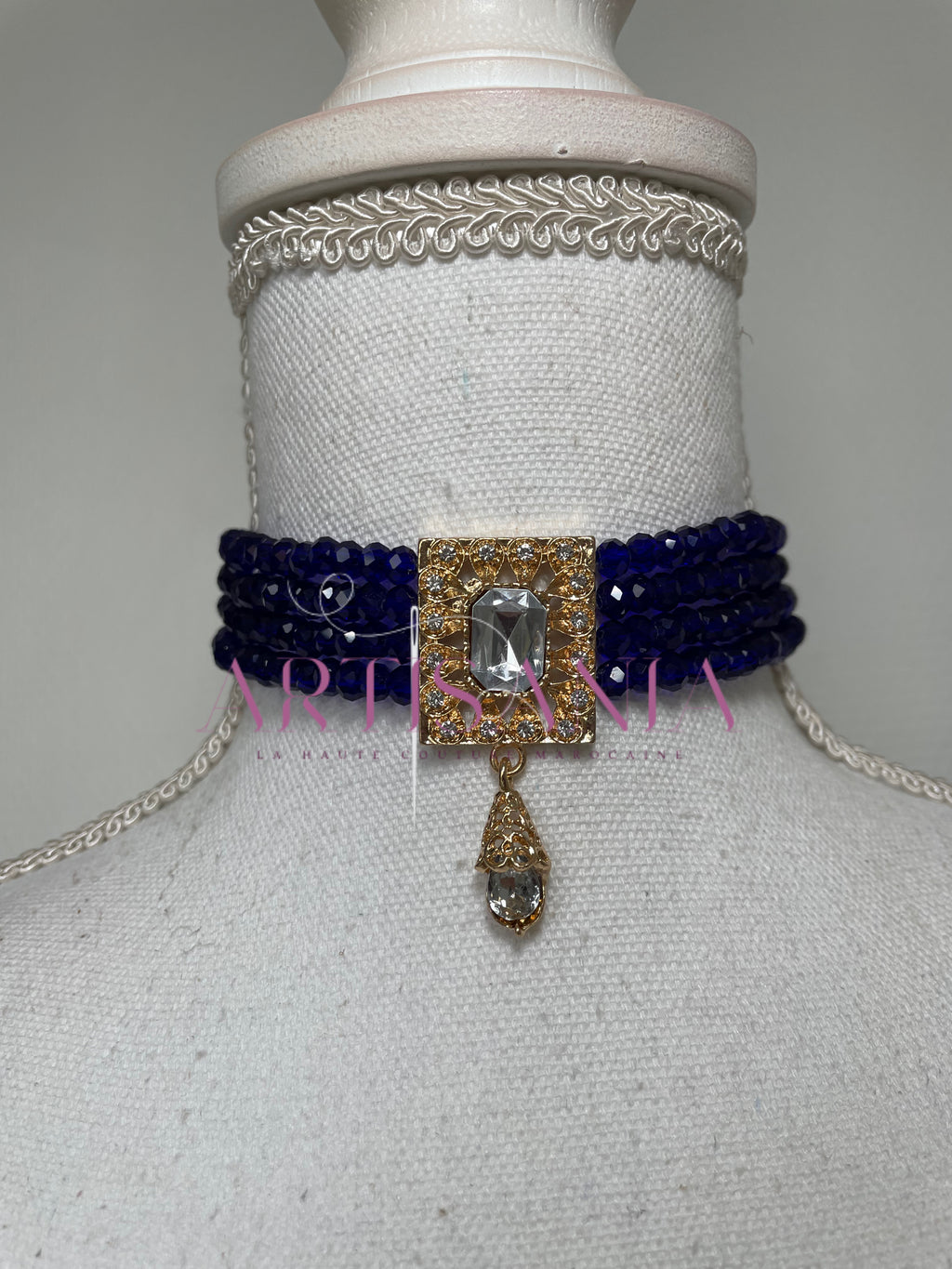 Collier ras de cou – la touche qui manquait à votre tenue ! 😍✨