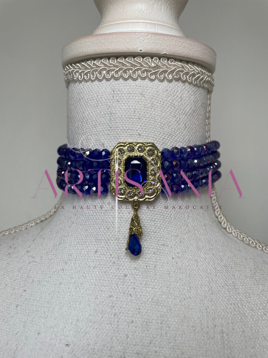 Collier ras de cou – la touche qui manquait à votre tenue ! 😍✨