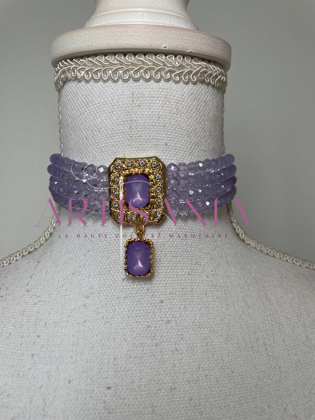 Collier ras de cou – la touche qui manquait à votre tenue ! 😍✨