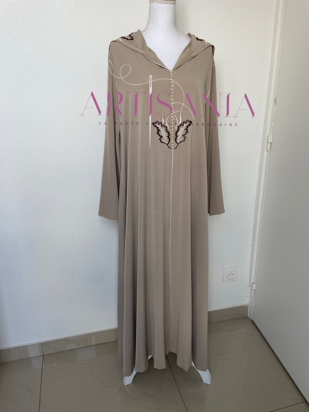 Jellaba marocaine une pièce capuche brodée - modèle Meliya