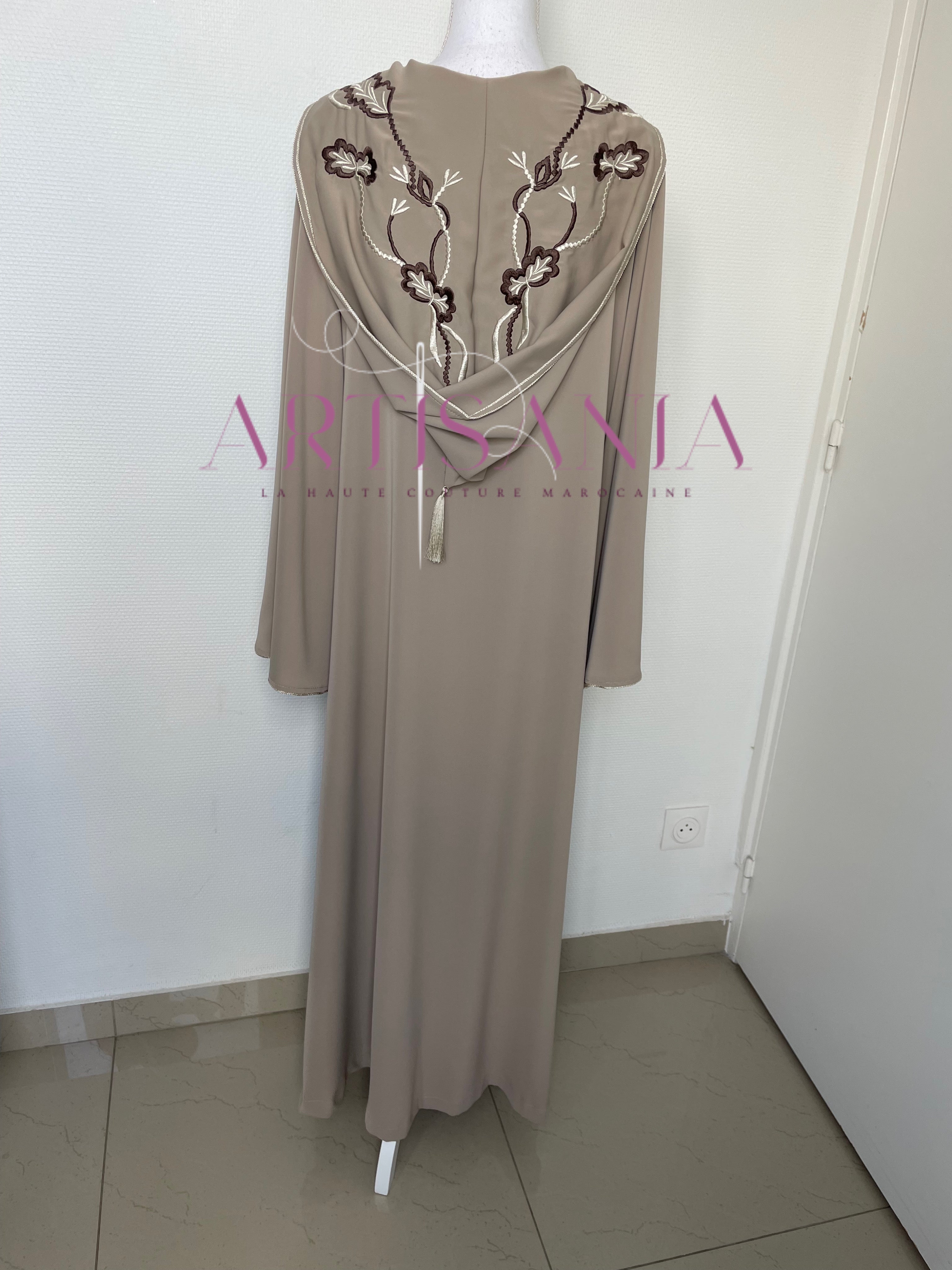 Jellaba marocaine une pièce capuche brodée - modèle Meliya