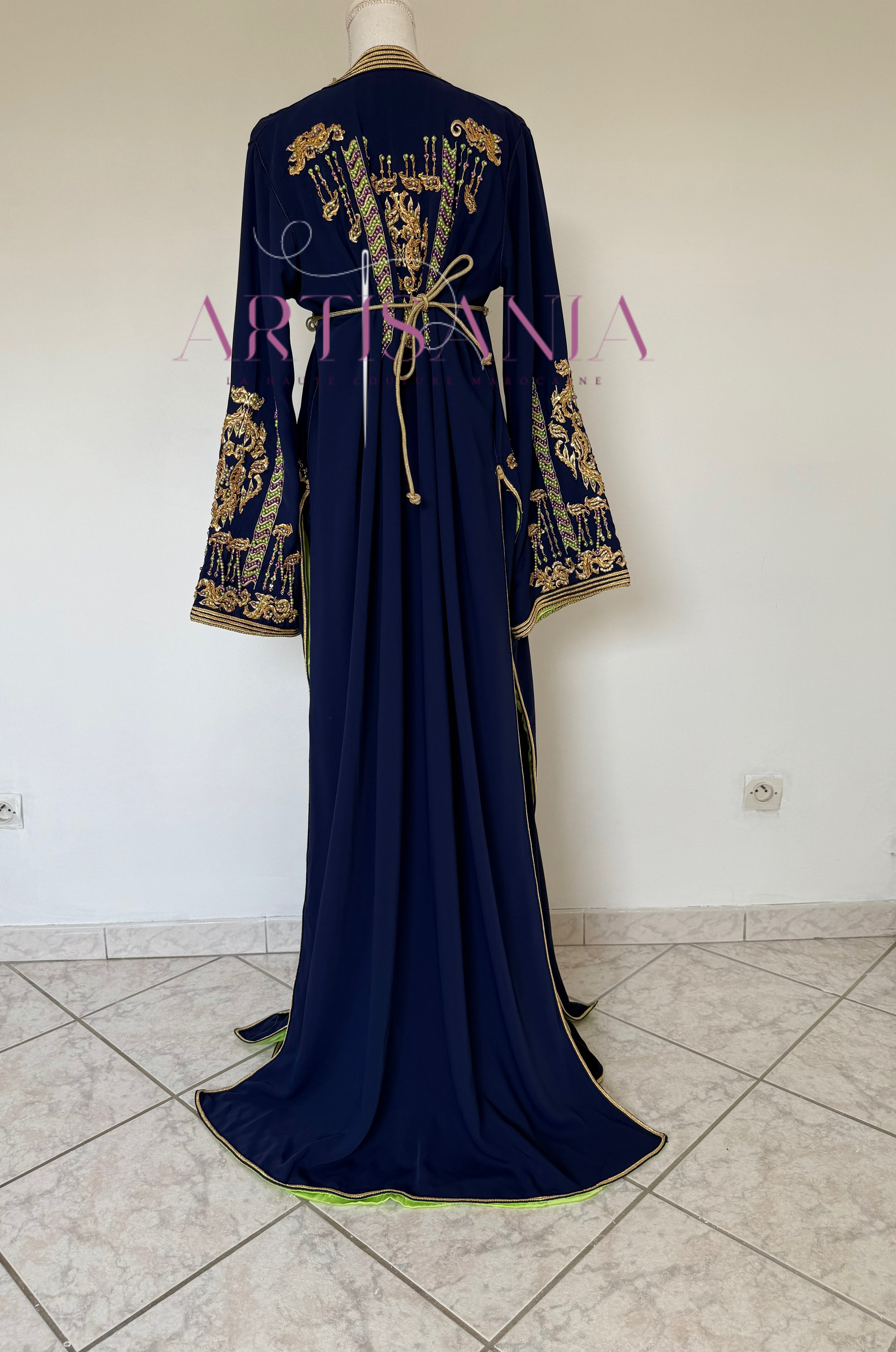 Takchita marocaine bleu marine et doré - modèle Nouhaila 🪡✨