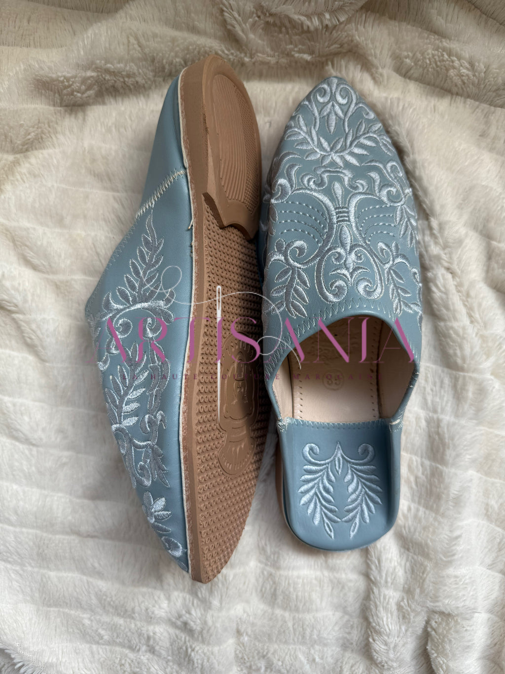 Babouche plate Anissa - bleu clair