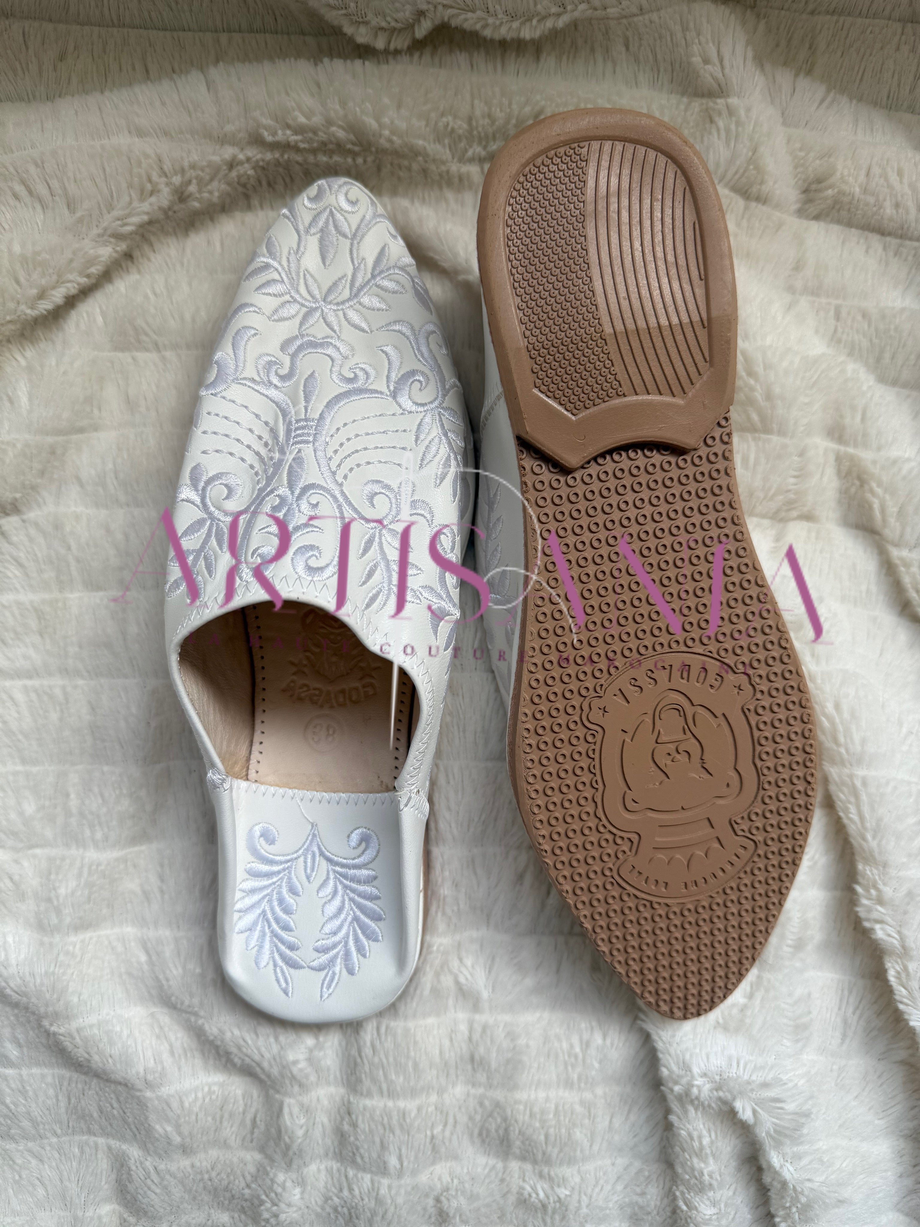 Babouche plates Anissa - blanche