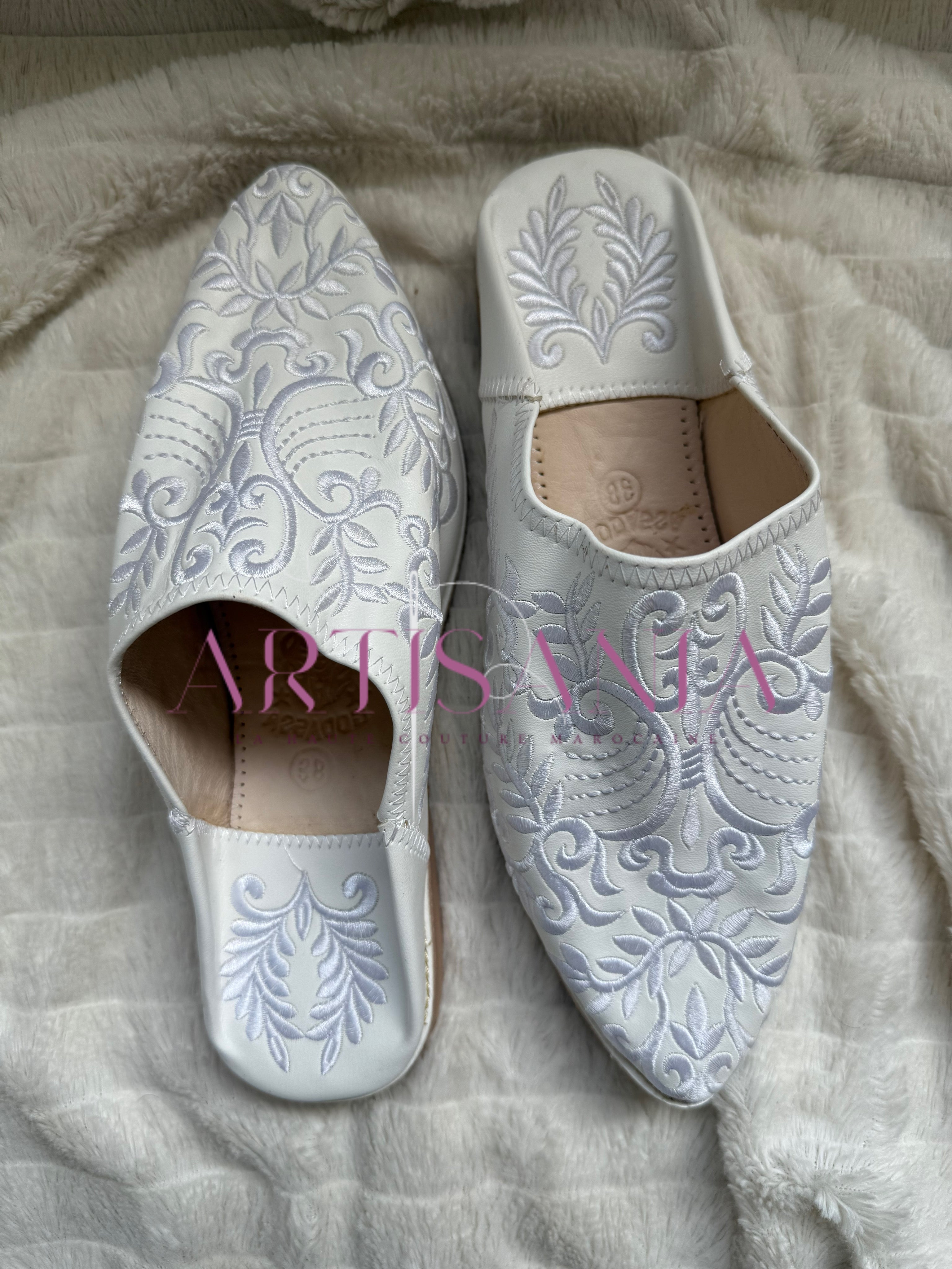 Babouche plates Anissa - blanche