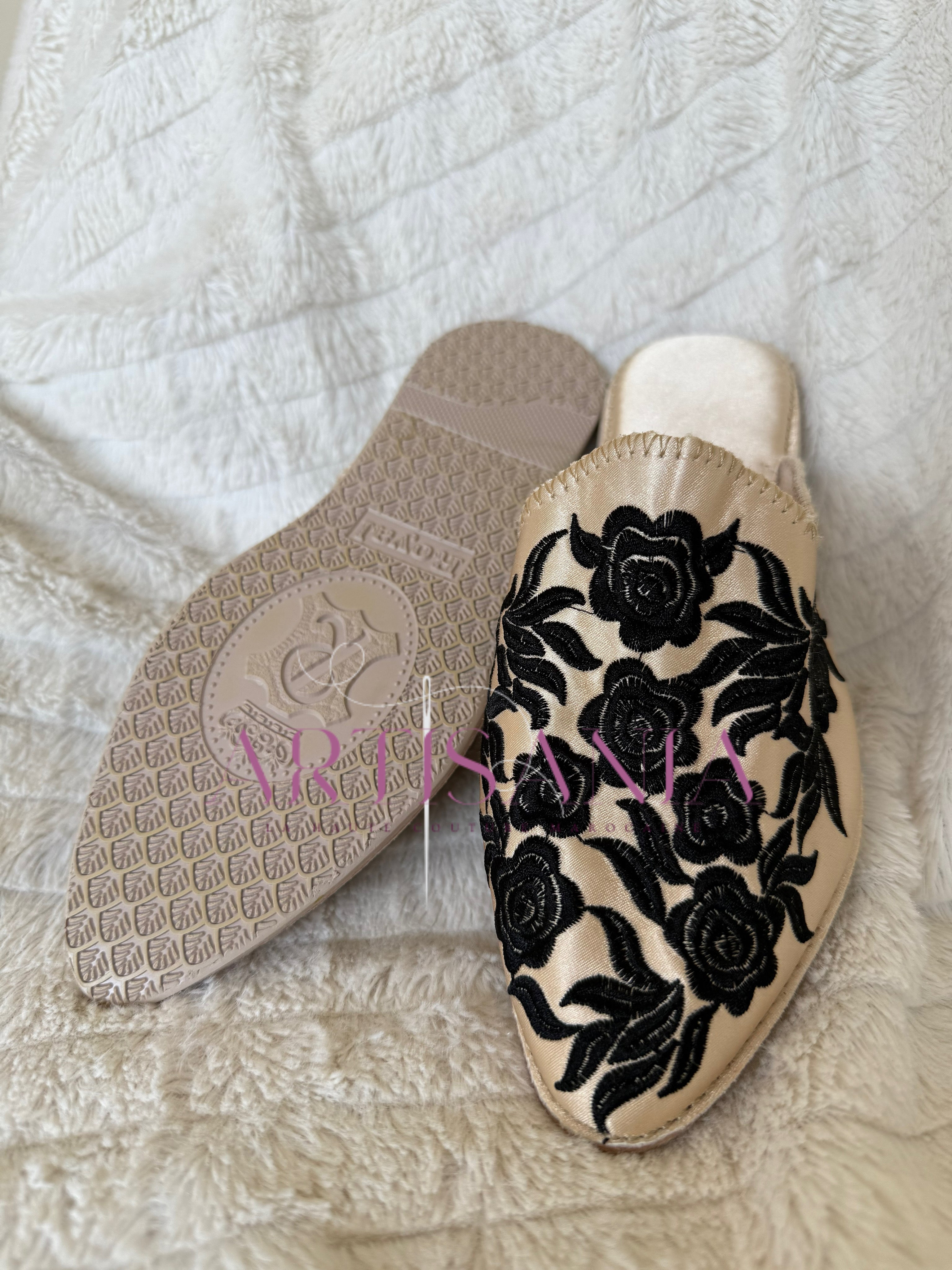 Babouche marocaine plate modèle Rosa - noir