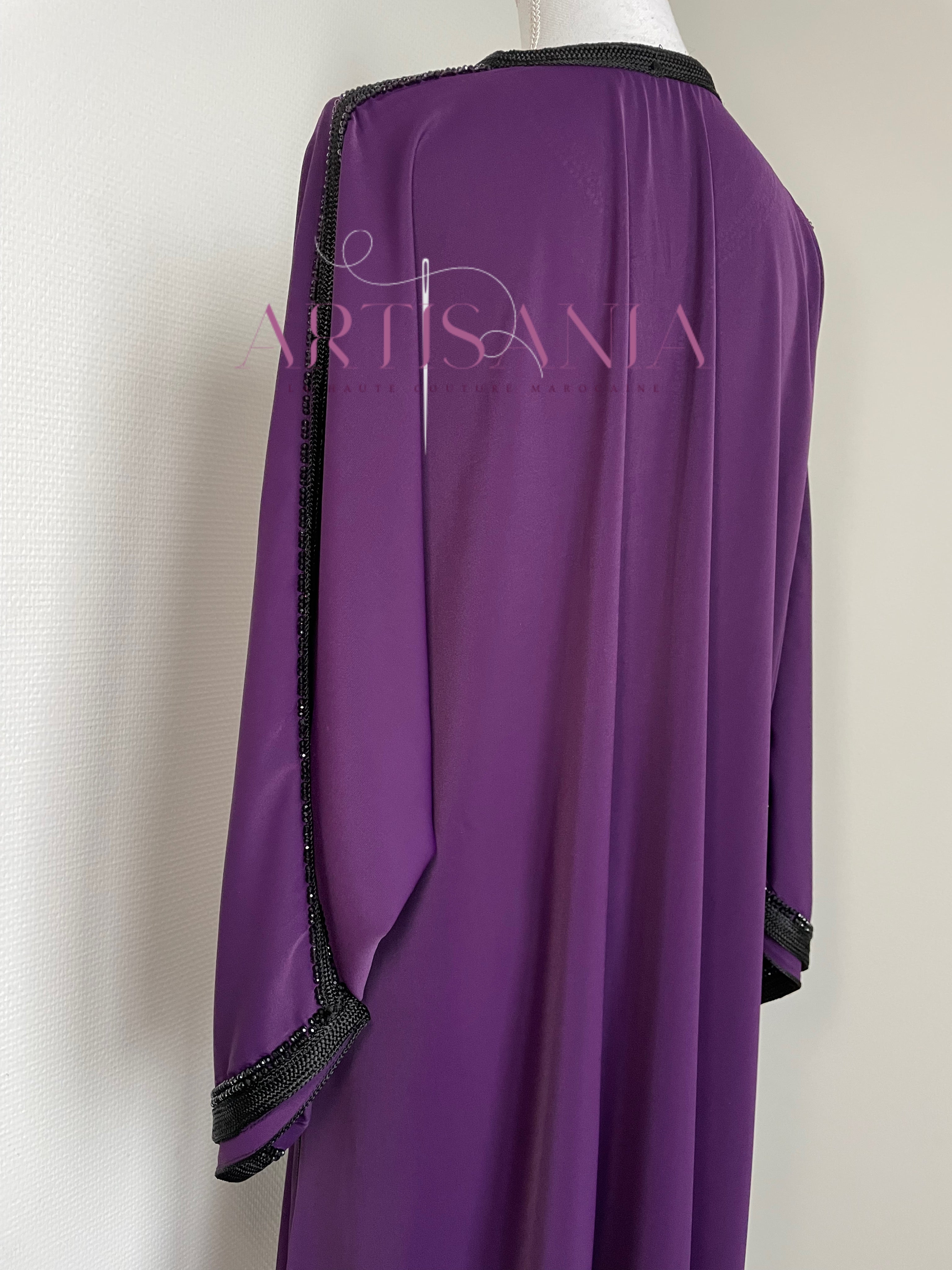 Gandoura faite main avec perles – Collection Loubna 🖤✨