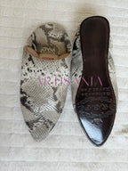 Babouche marocaine traditionnelle modèle Ghenon - motifs piton gris