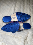Babouche marocaine plate modèle Besma - bleu électrique