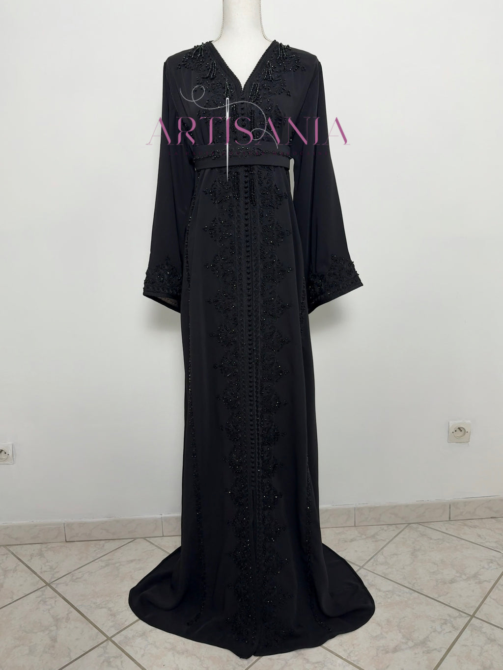 Caftan marocain avec perles couleur unie - modèle Siwar