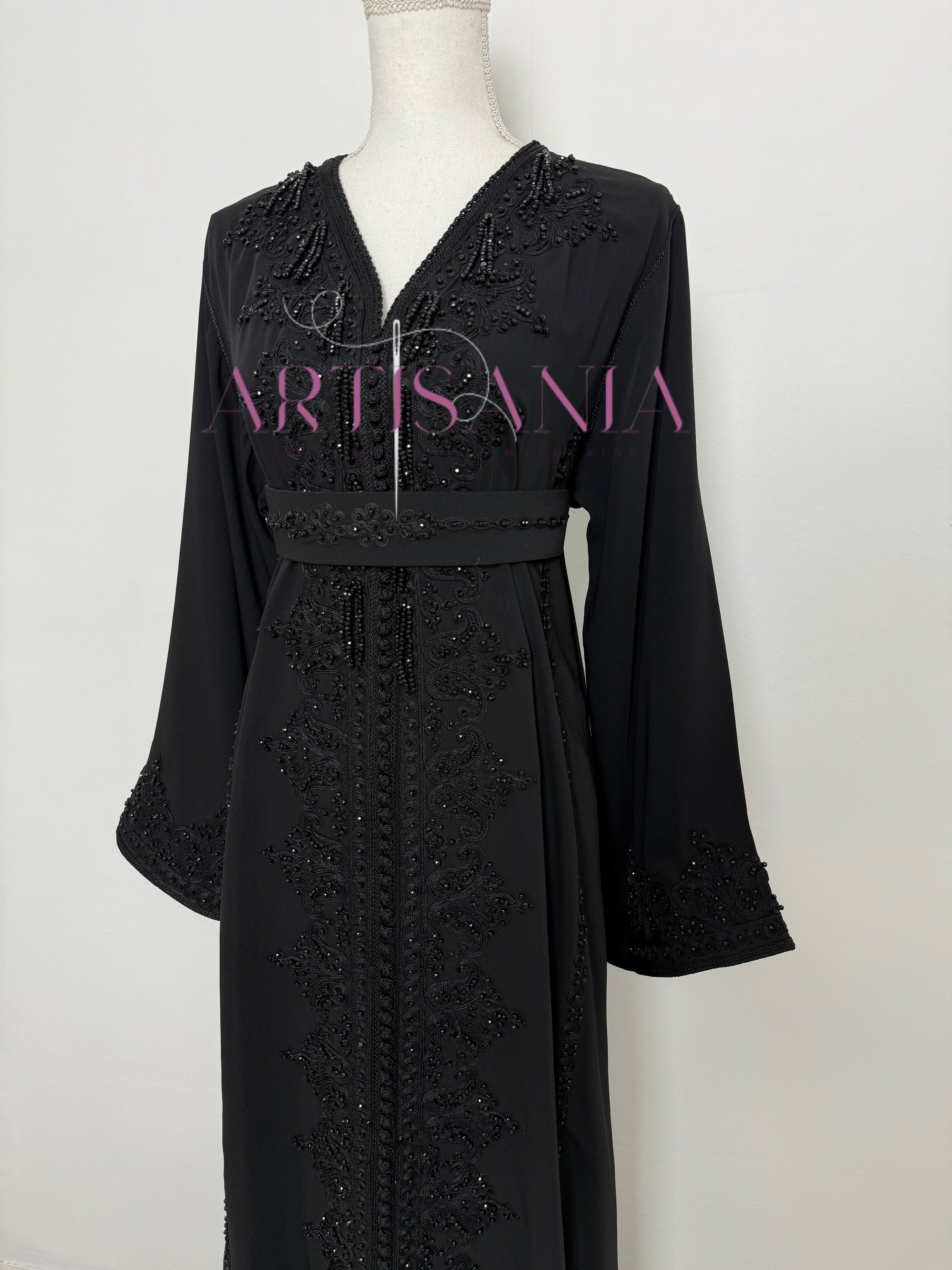 Caftan marocain avec perles couleur unie - modèle Siwar