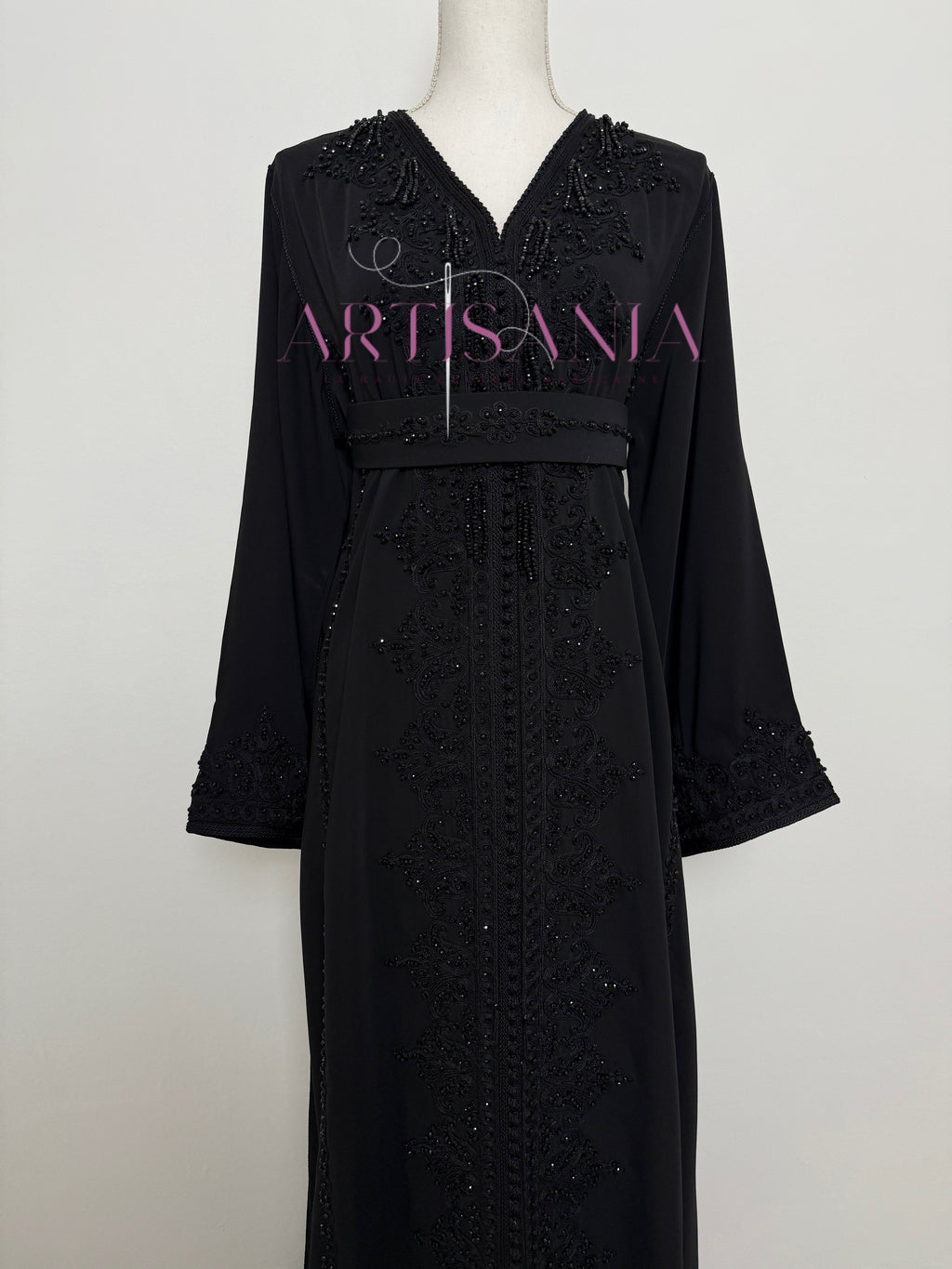 Caftan marocain avec perles couleur unie - modèle Siwar