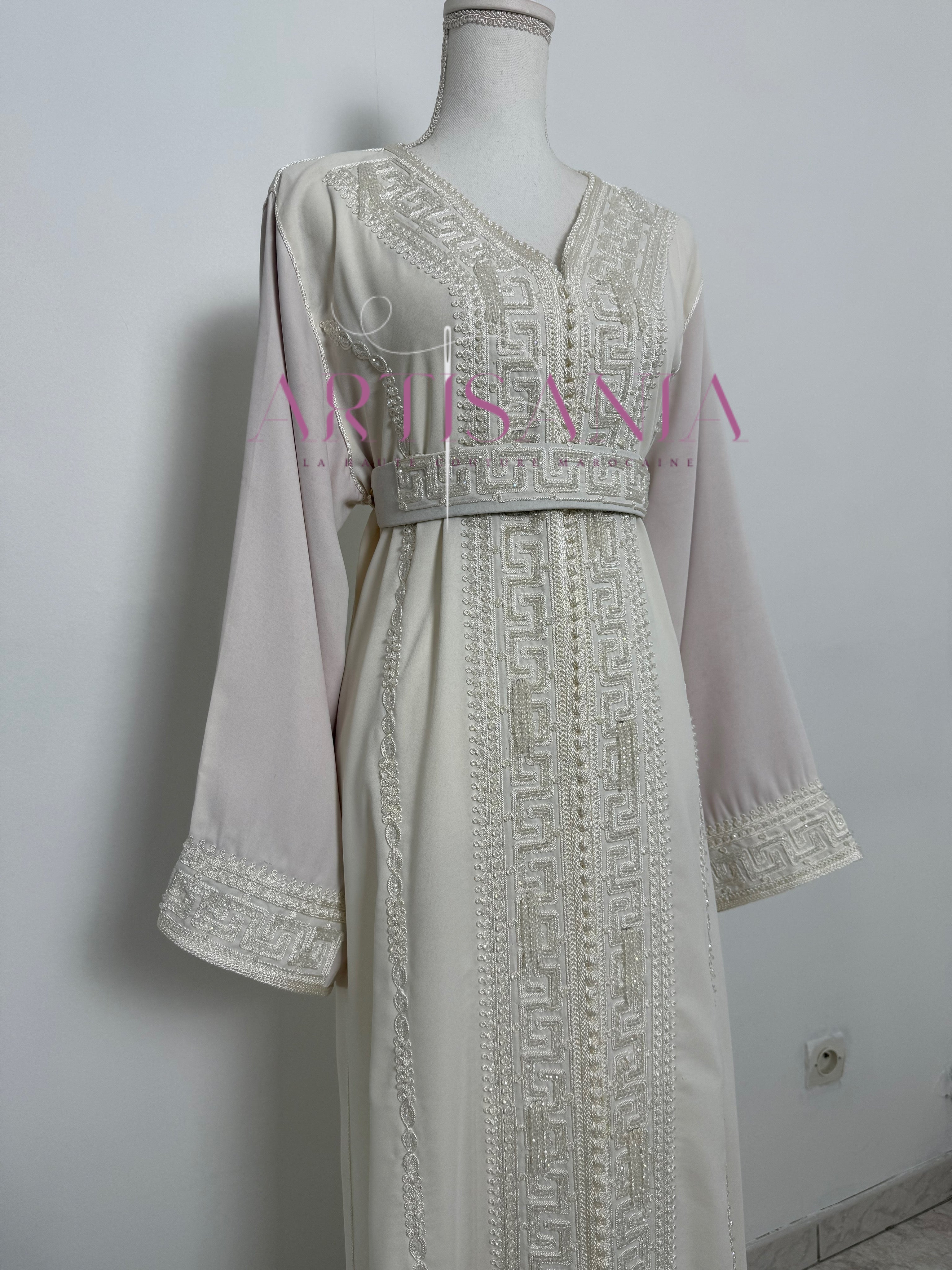 Caftan marocain avec perles couleur unie - modèle Siwar