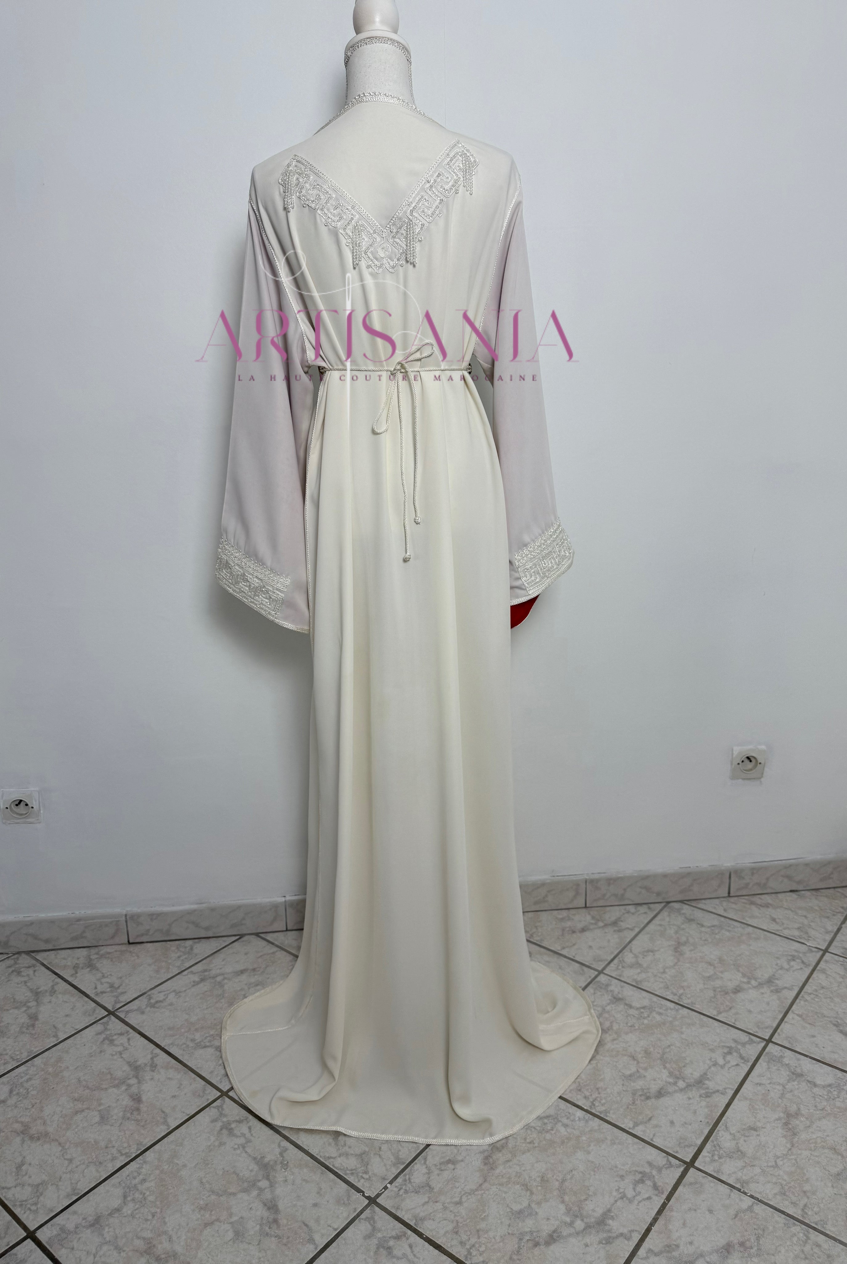 Caftan marocain avec perles couleur unie - modèle Siwar