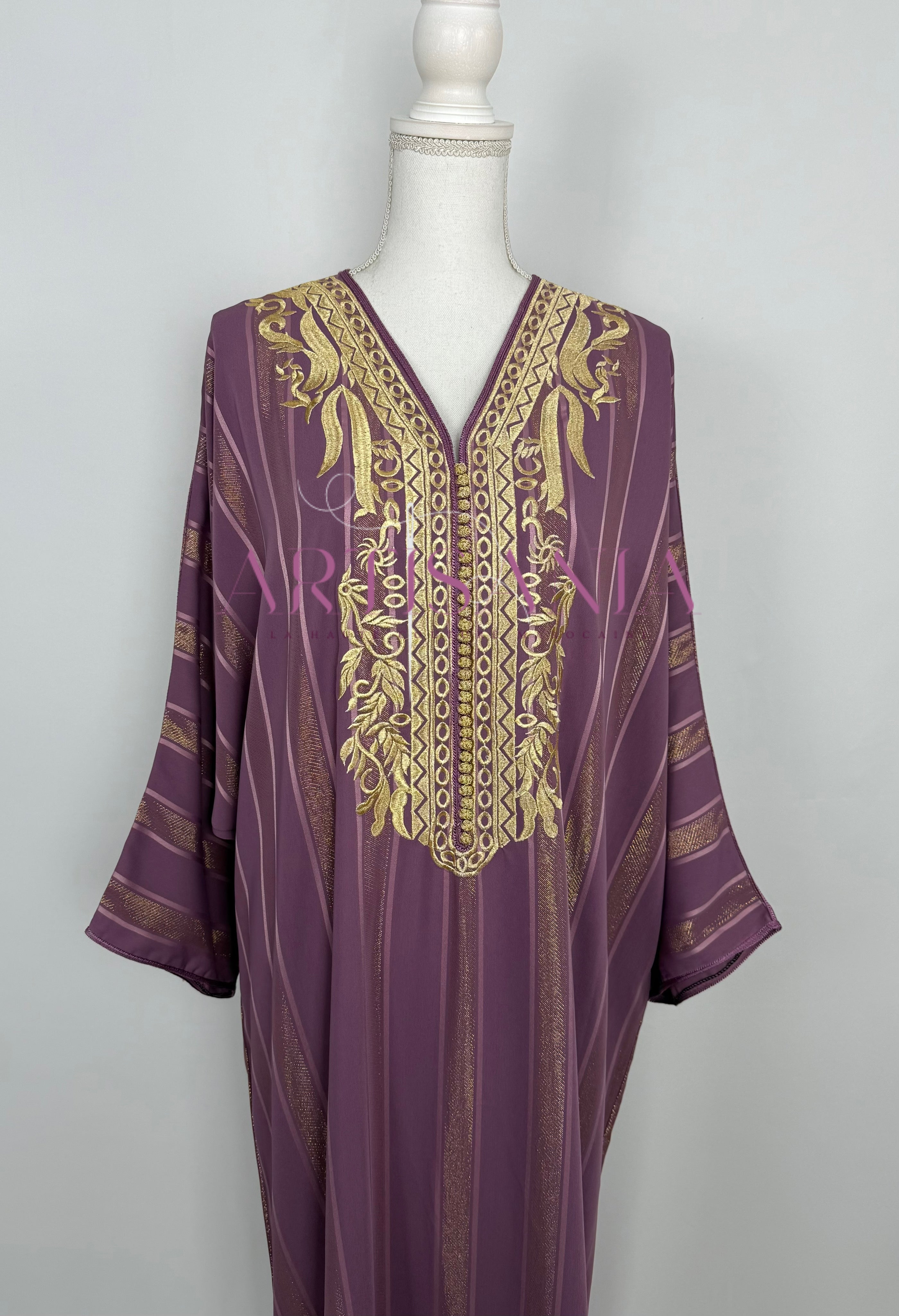 Gandoura tissu Jawhara  avec broderies - modèle Zohra