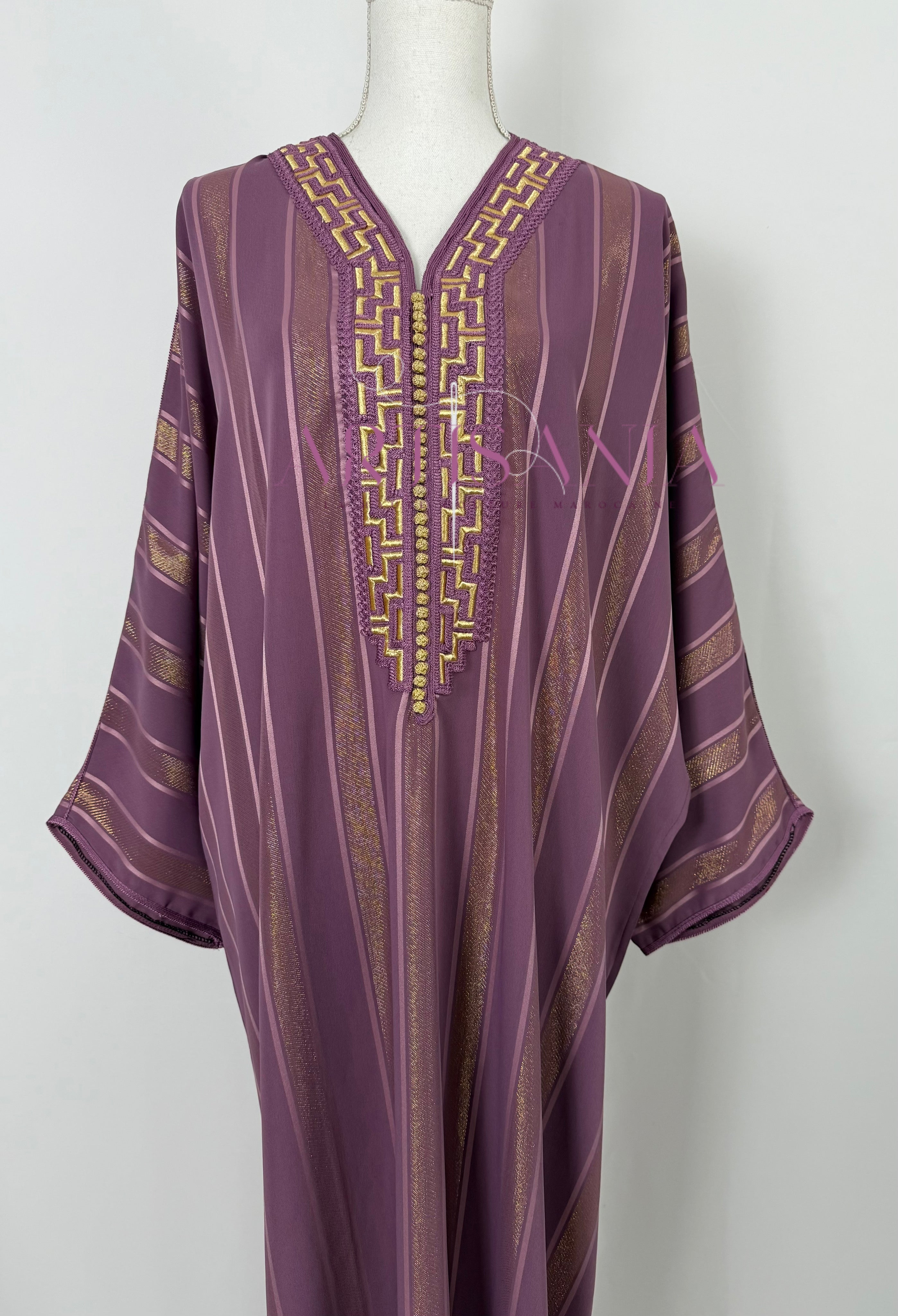 Gandoura tissu jawhara avec broderies - modèle Zahia