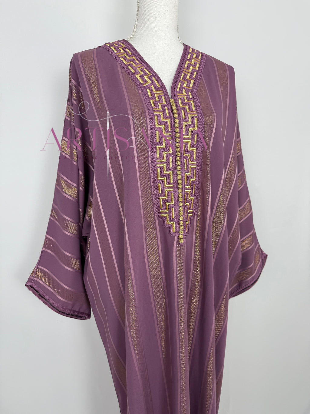 Gandoura tissu jawhara avec broderies - modèle Zahia