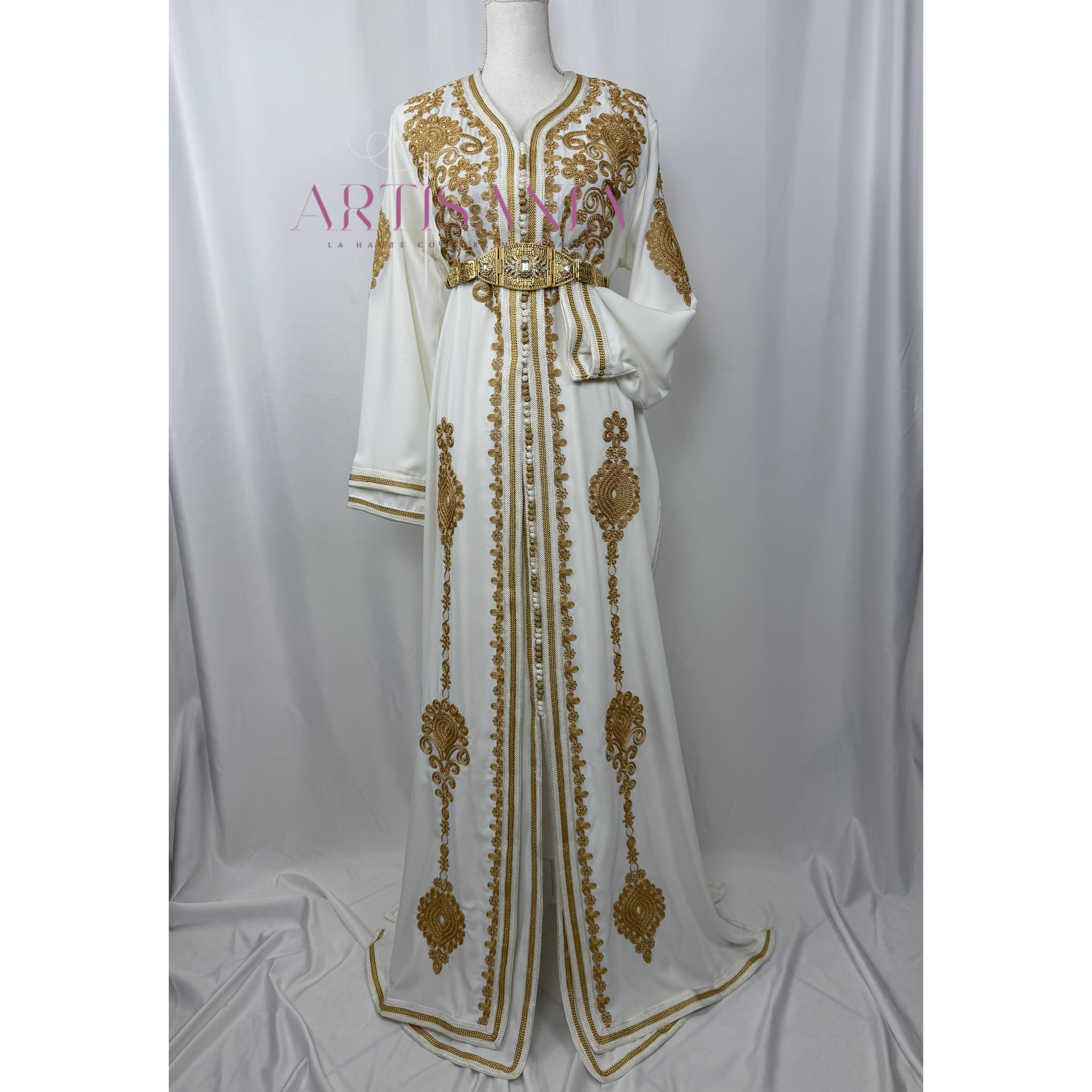 Takchita marocaine blanche et doré - modèle Linda ✨🤍