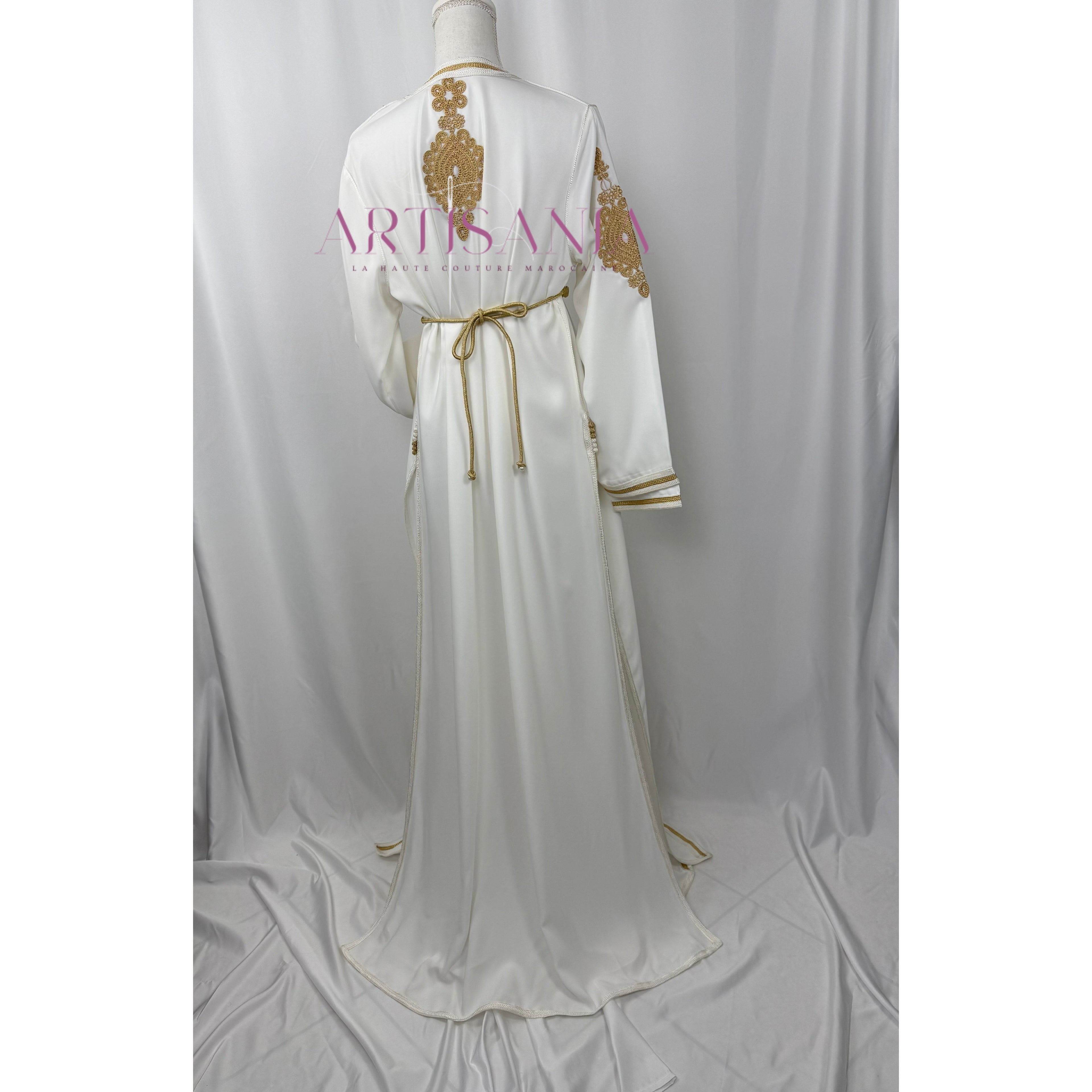 Takchita marocaine blanche et doré - modèle Linda ✨🤍