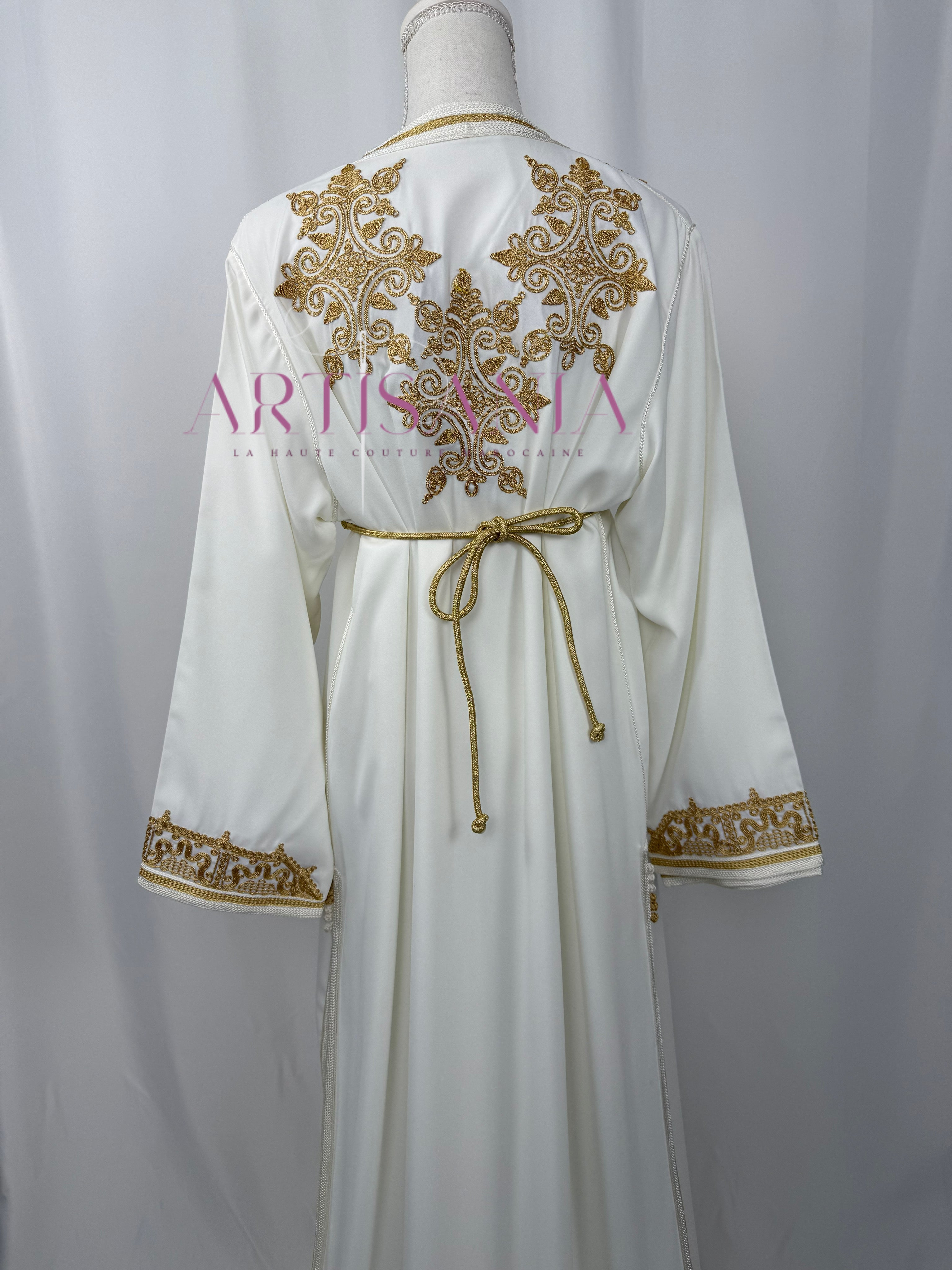 Takchita marocaine blanche et doré - modèle Stella ✨🤍