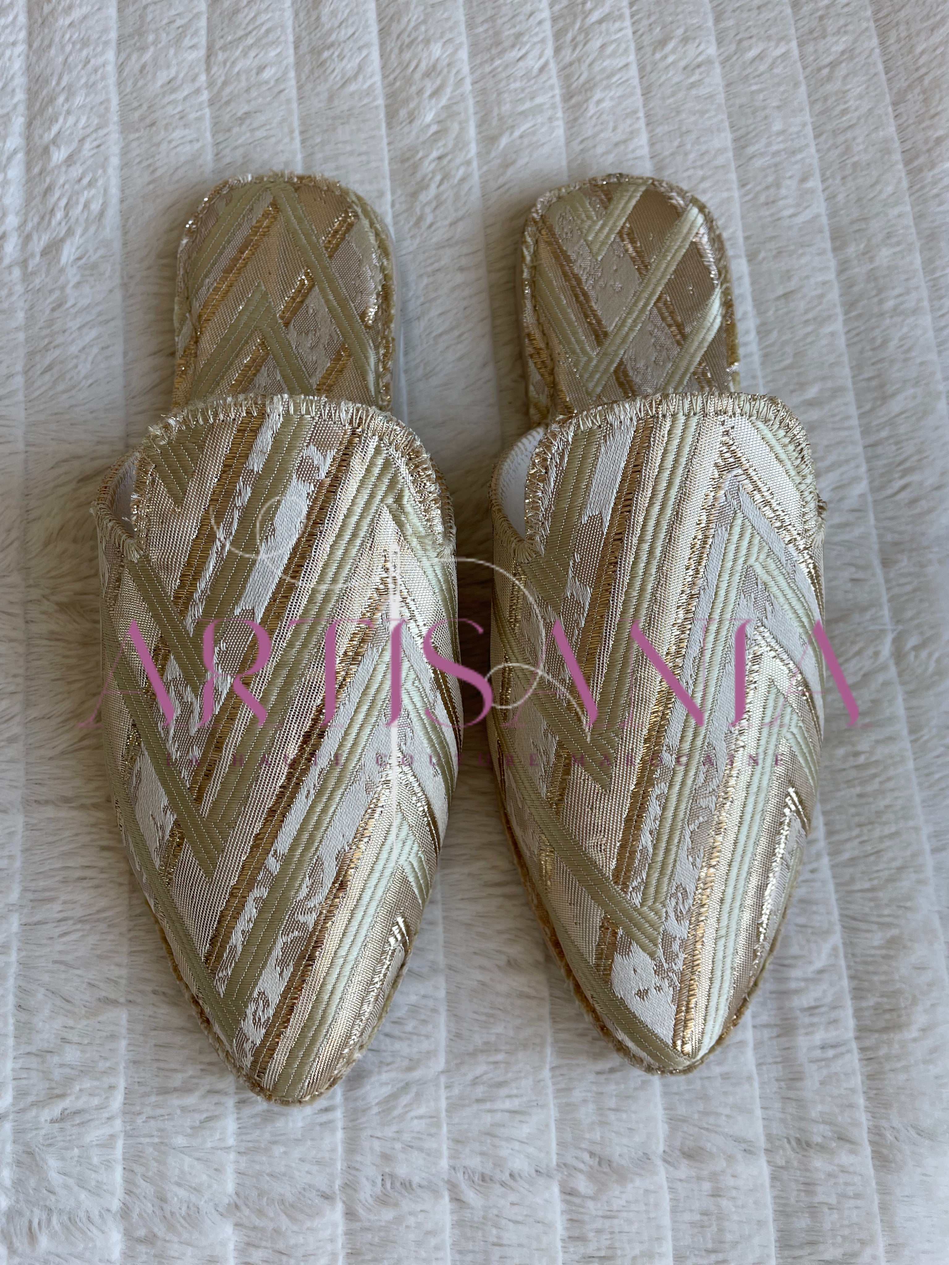 Babouche marocaine plate avec motifs - modèle Cheyma