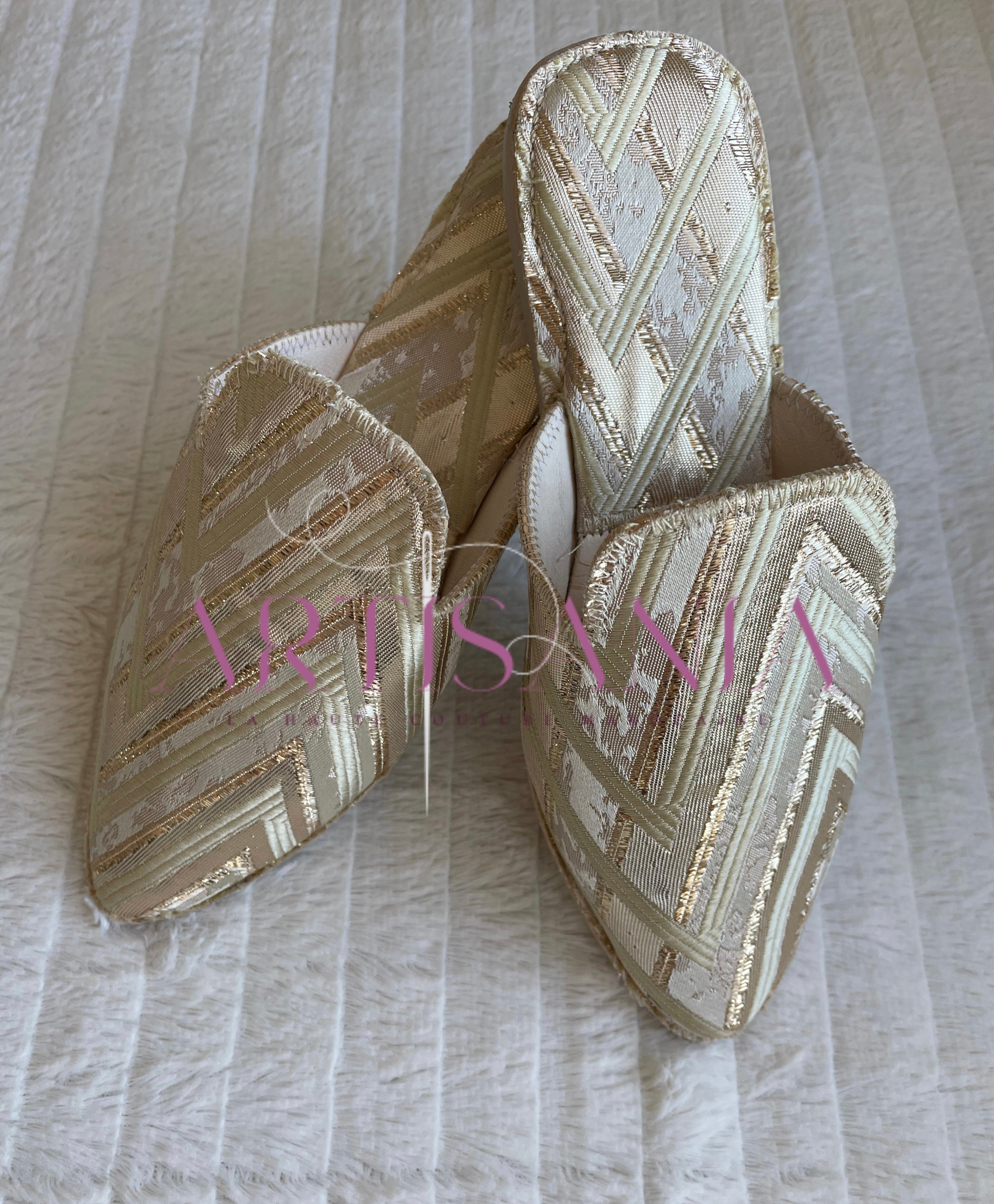 Babouche marocaine plate avec motifs - modèle Cheyma