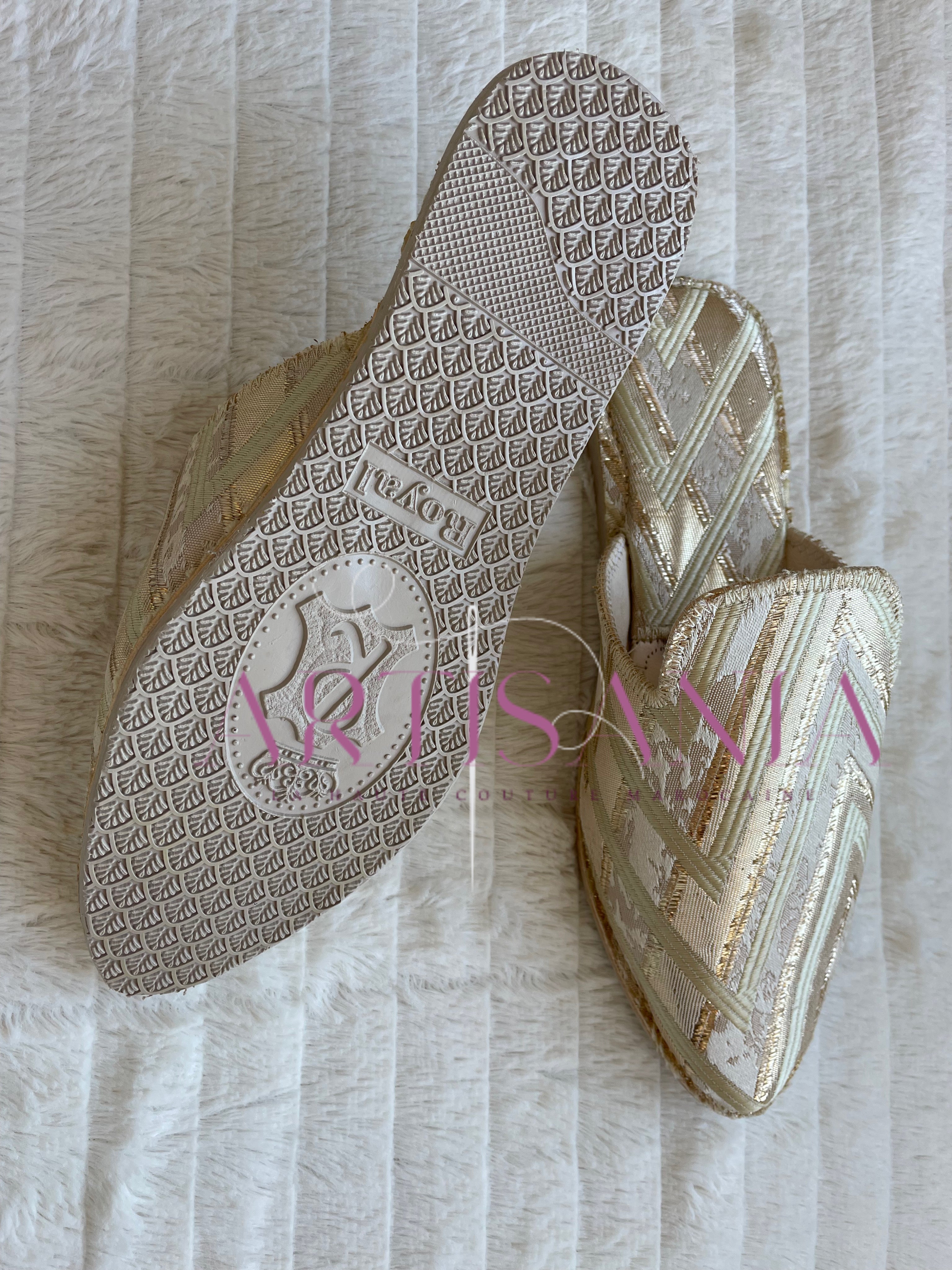 Babouche marocaine plate avec motifs - modèle Cheyma