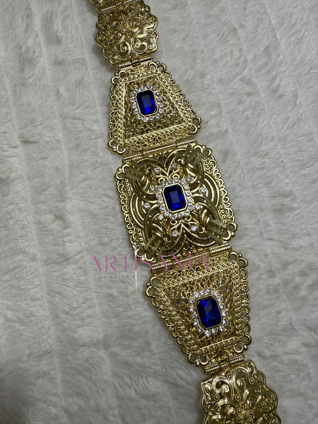 Ceinture métallique dorée ajustable - avec une subtile touche de couleur ✨🩵