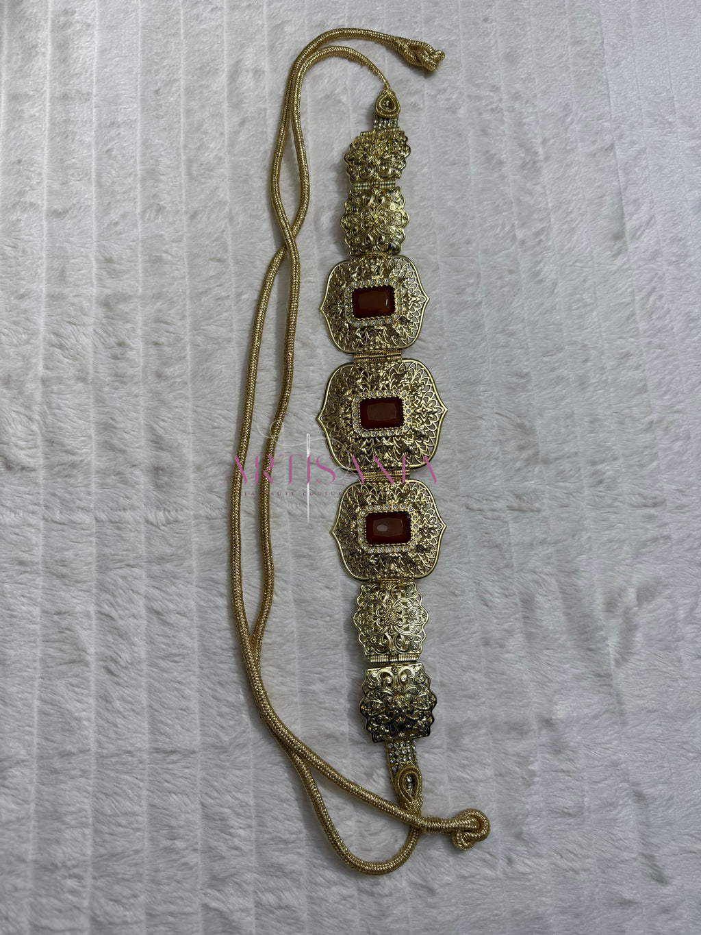 Ceinture métallique dorée ajustable - avec une subtile touche de couleur ✨🩵