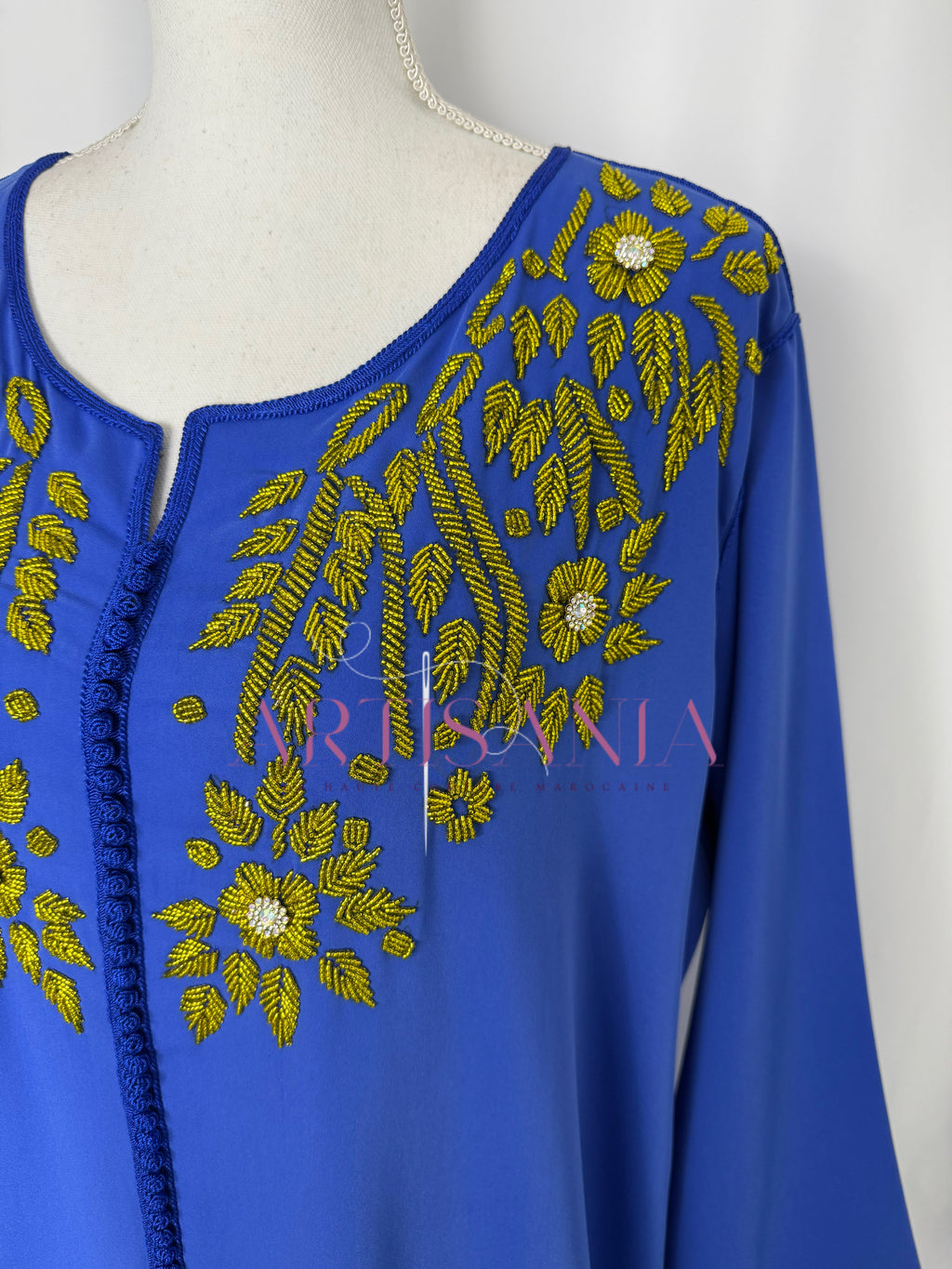 Gandoura marocaine bleu avec perles jaune - modèle Aina 💙✨