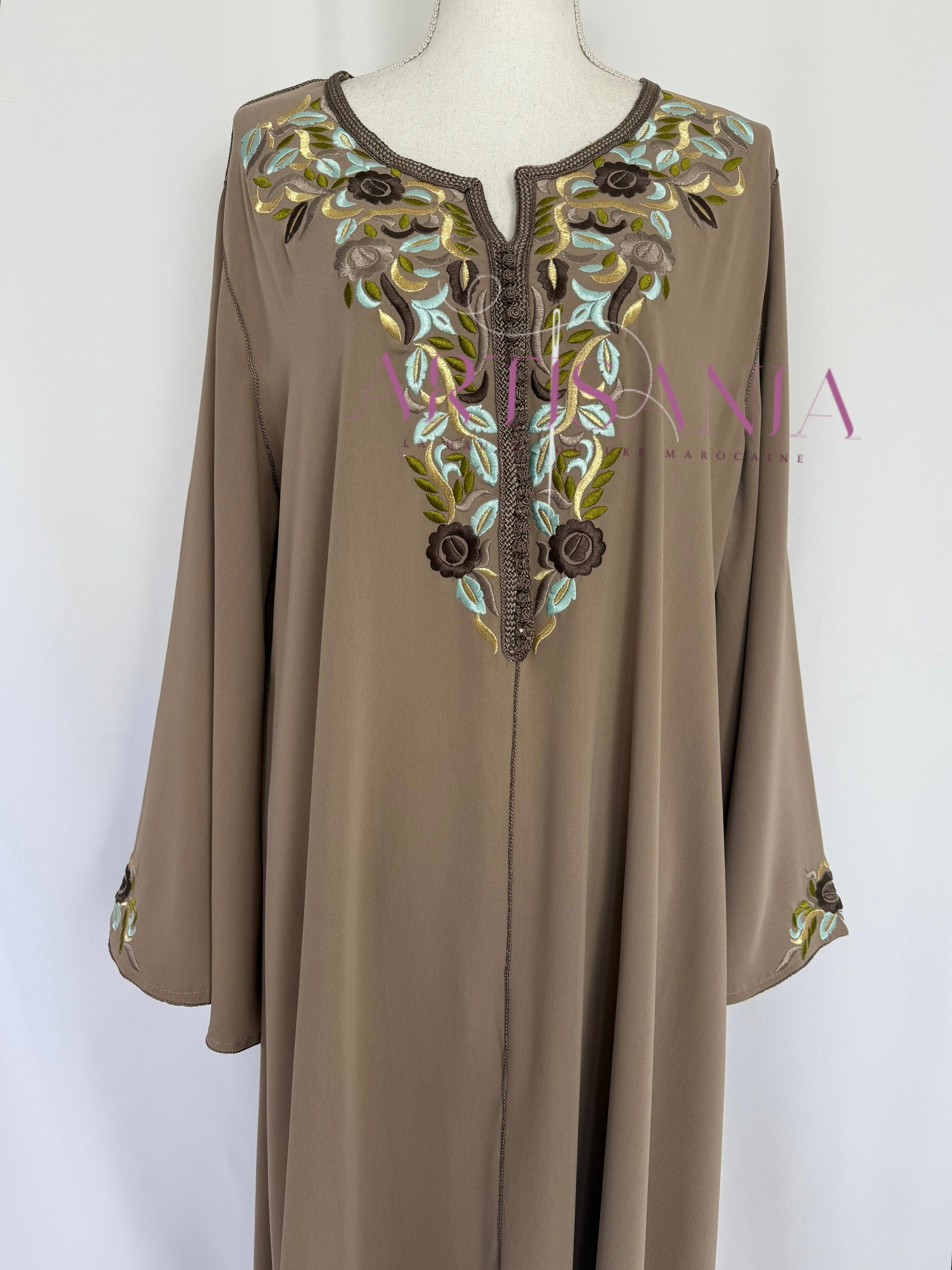 Gandoura marocaine brodée mi longue - modèle Souad 💐✨