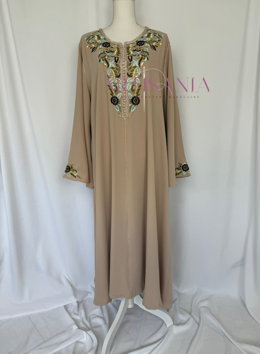 Gandoura marocaine brodée mi longue - modèle Souad 💐✨