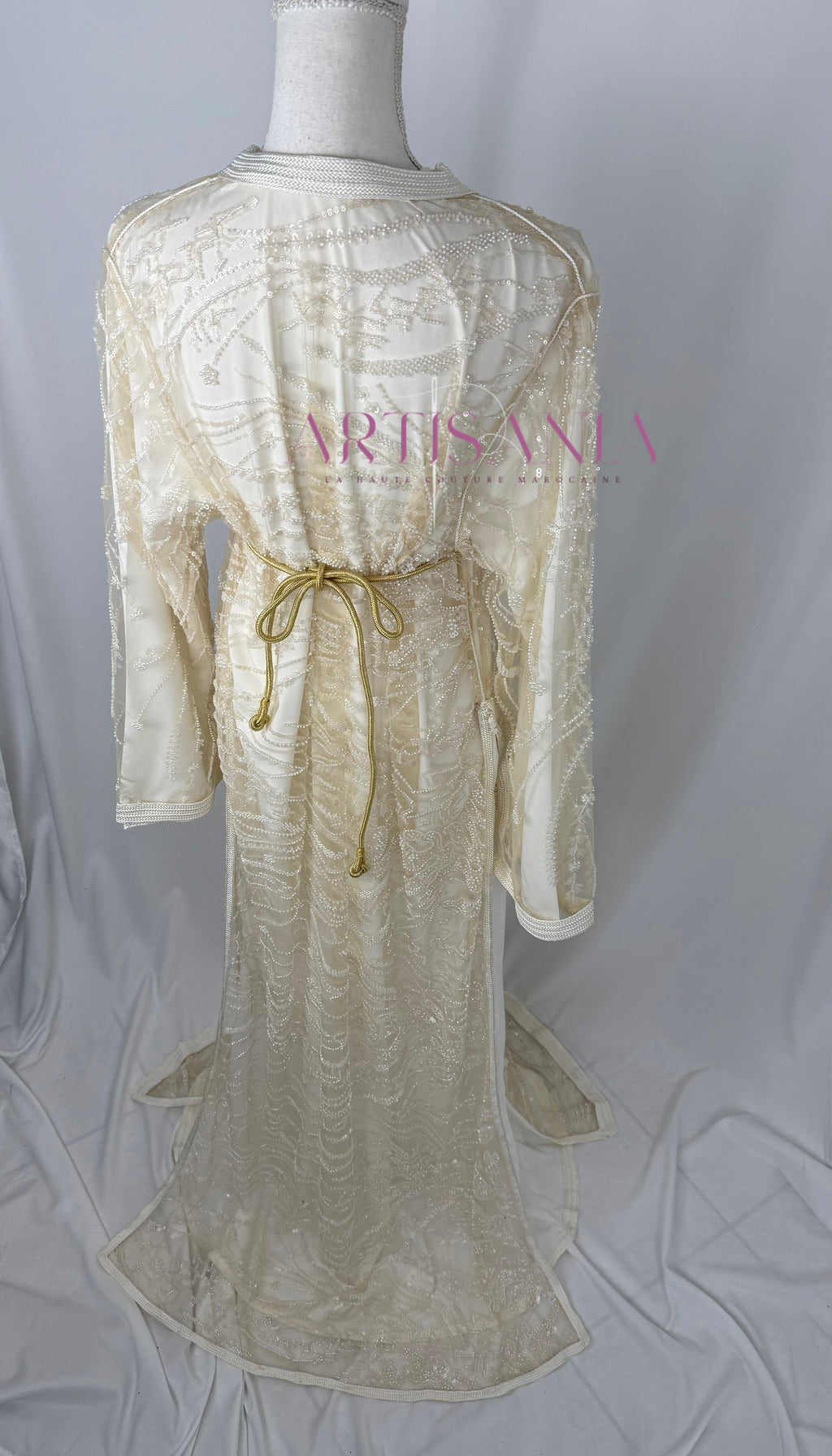 Takchita marocaine avec des perles  - modèle Tasnim