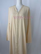 Takchita marocaine avec perles blanche et doré - modèle Tasnim