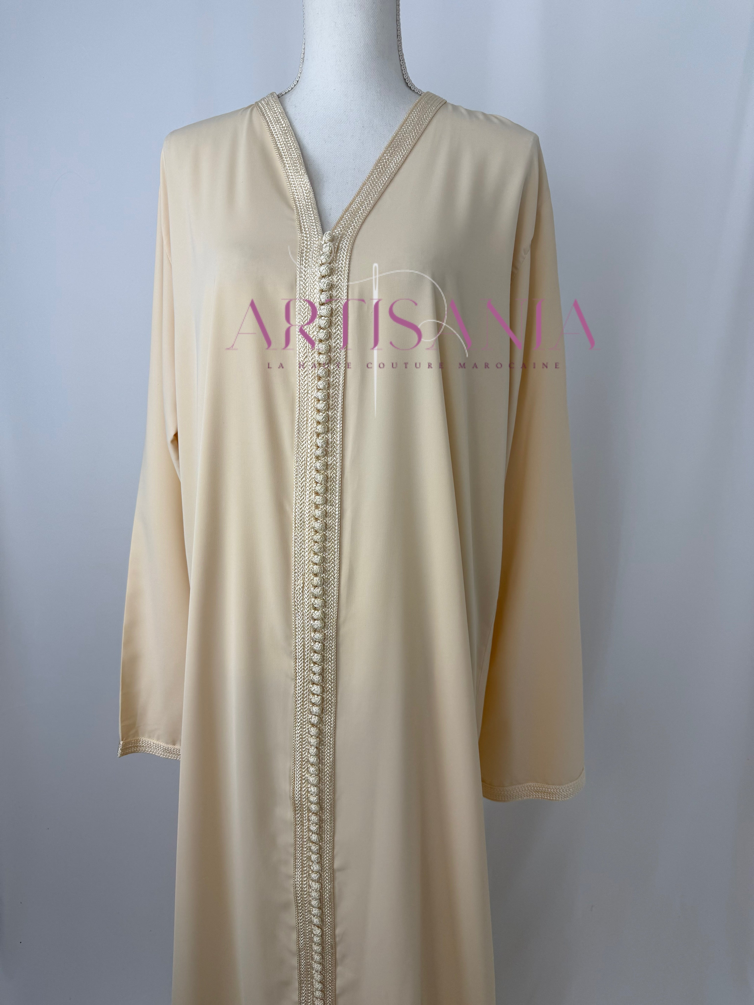 Takchita marocaine avec perles blanche et doré - modèle Tasnim