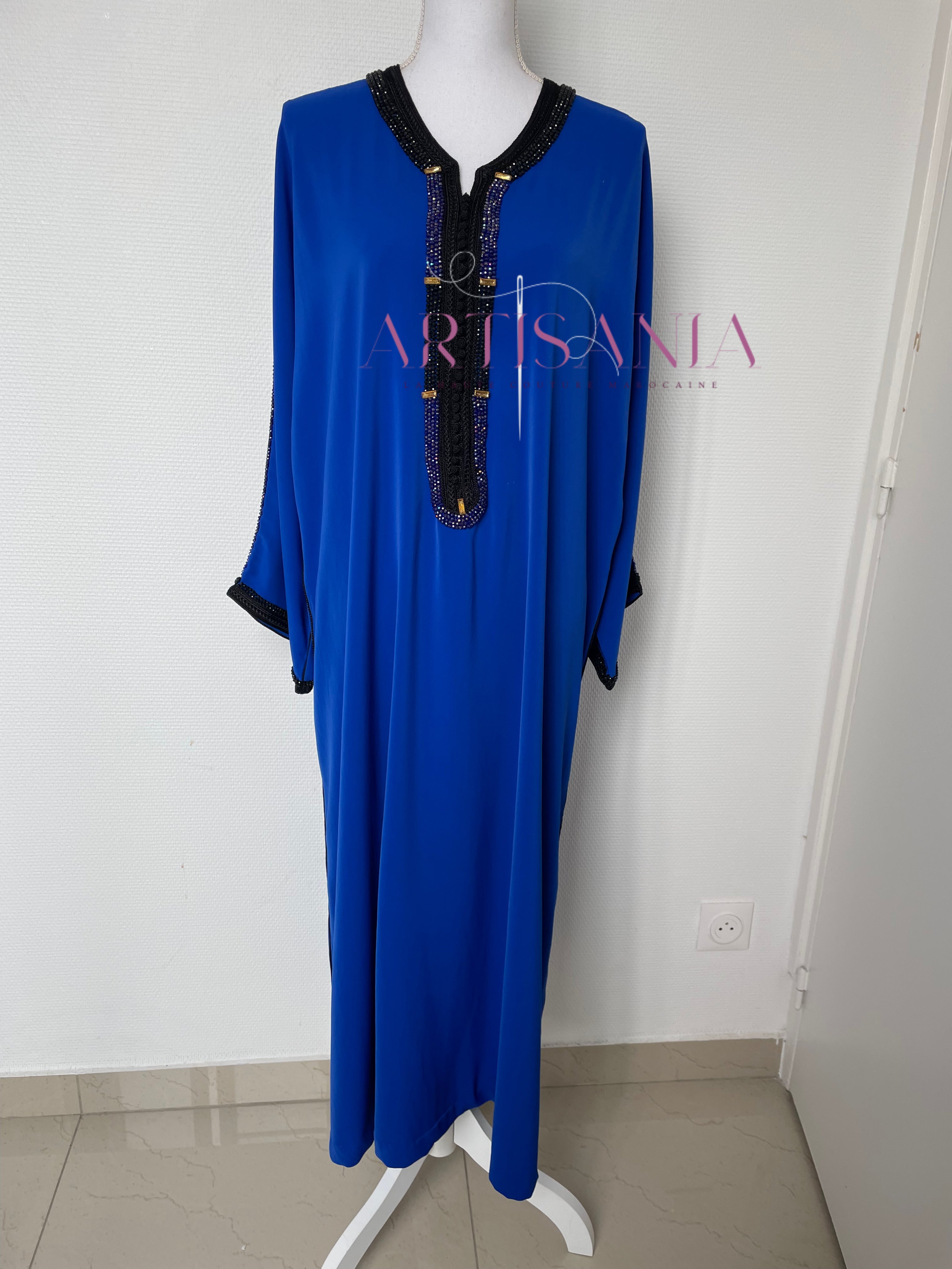 Gandoura faite main avec perles – Collection Loubna 🖤✨