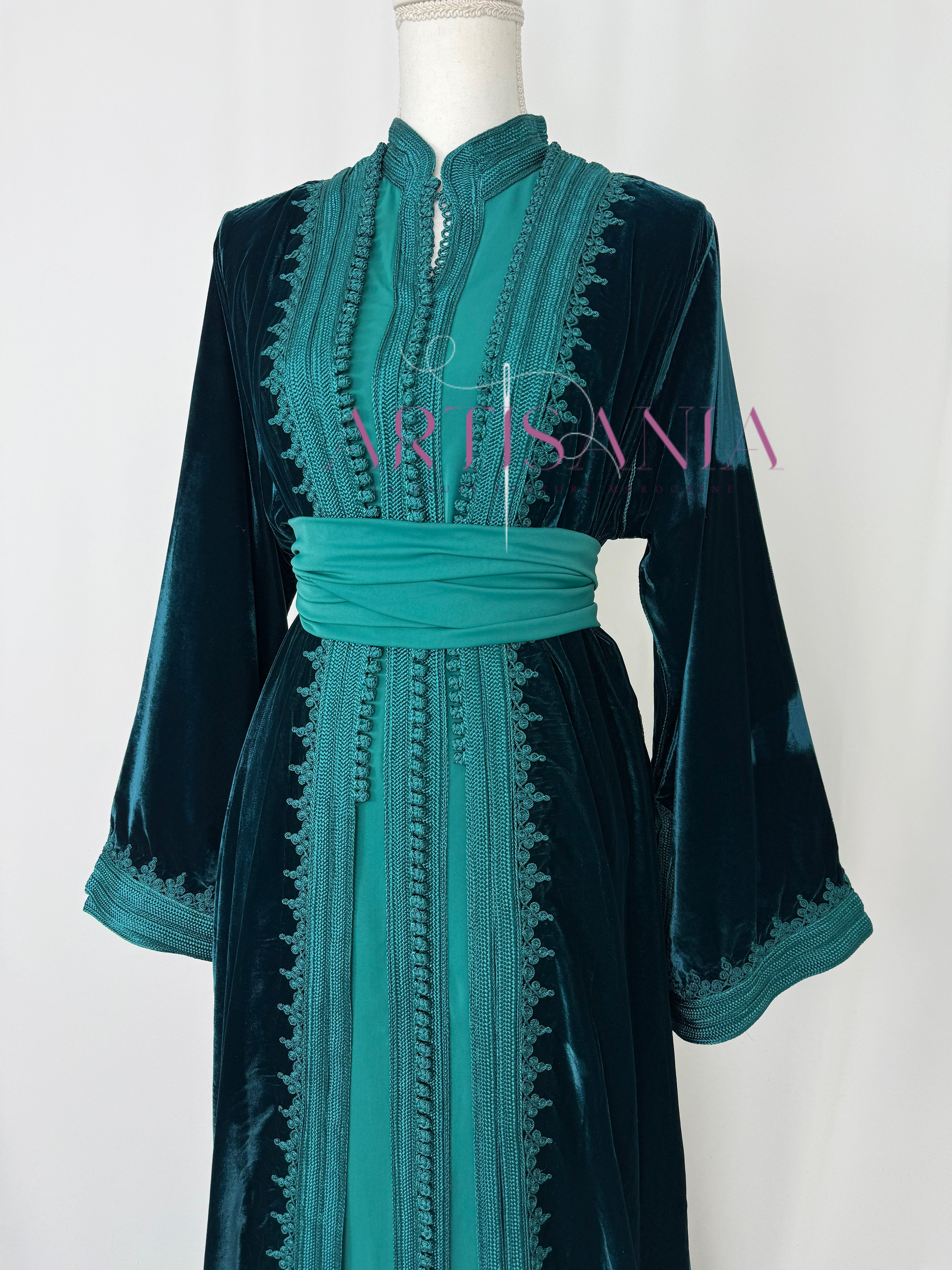 Takchita marocaine en velours - modèle Khouloud 🪡