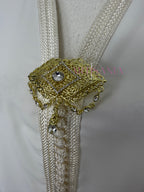 Broches pour accompagner vos tenues - dorées