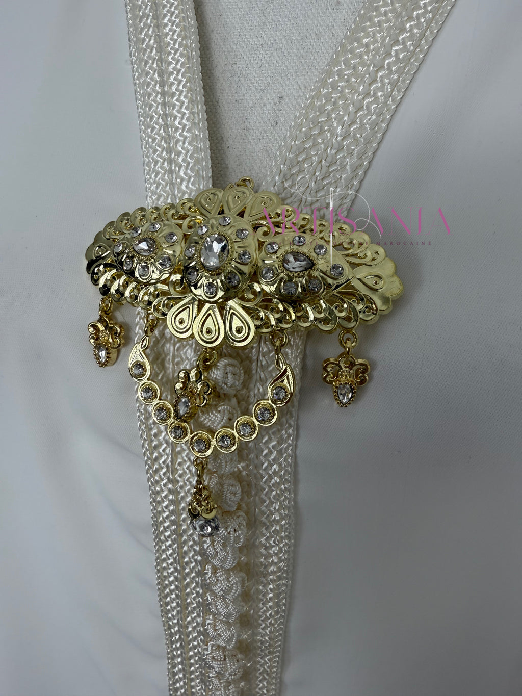 Broches pour accompagner vos tenues - dorées