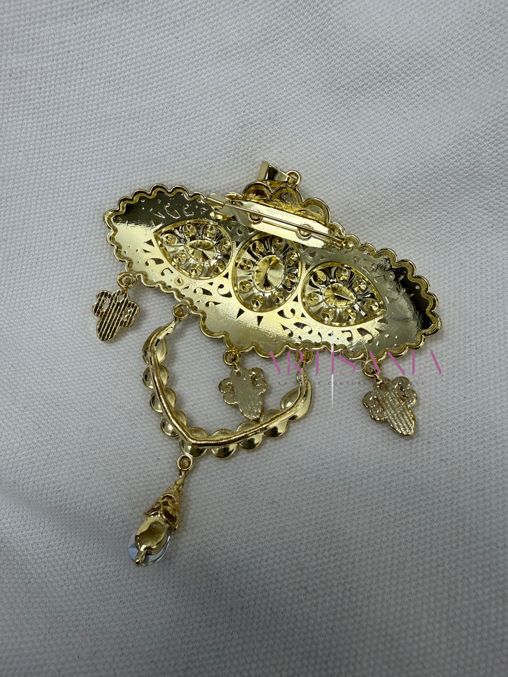 Broches pour accompagner vos tenues - dorées