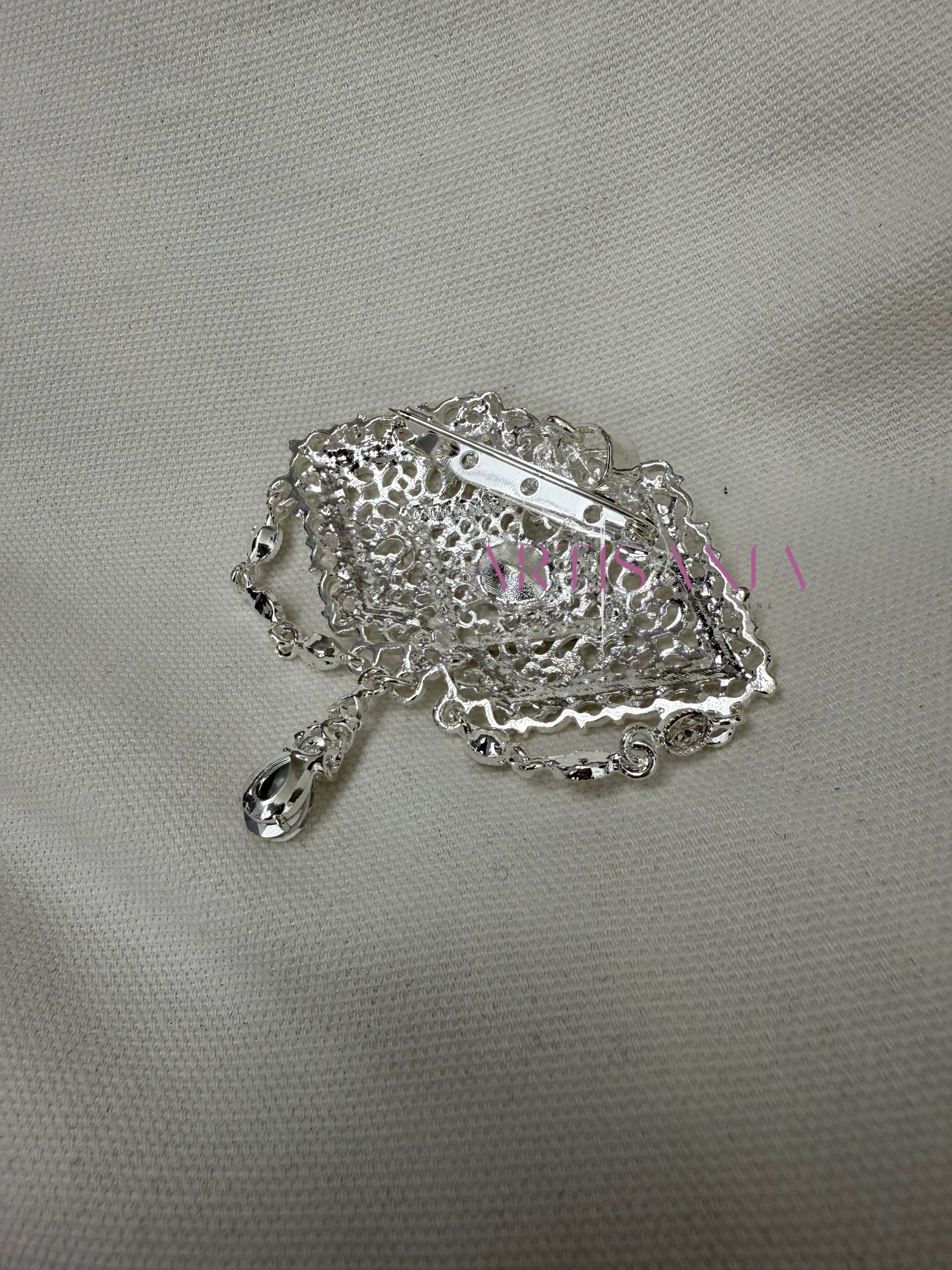 Broches pour accompagner vos tenues - argentées